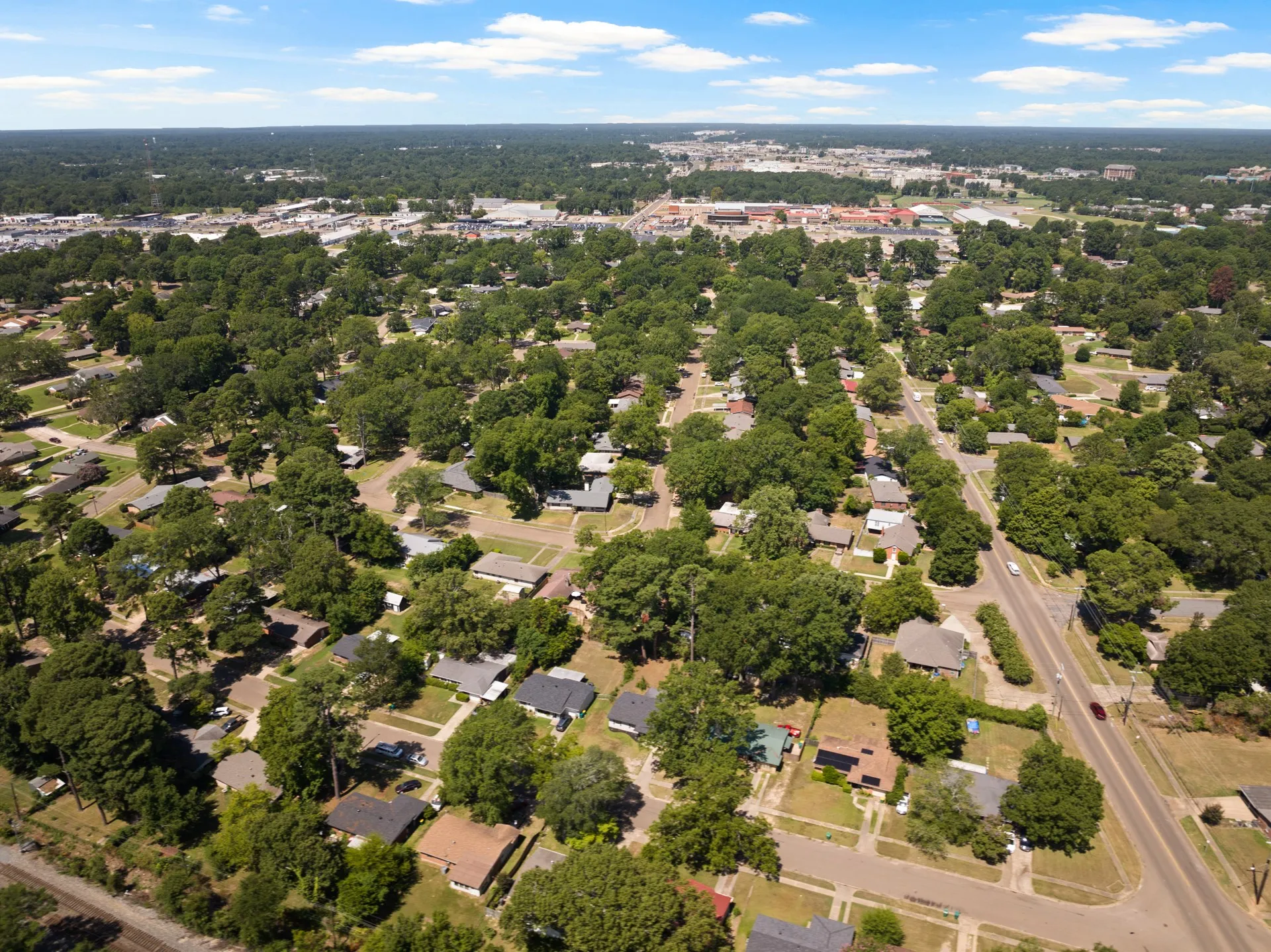 Single Family Residence For Sale in Bowie County , 3915 Sabine, Texarkana, Texas 75503, 4 Bedrooms, 2 Bathrooms, Garage spaces, 1,464 Sqft, built in 1970, Price $180,000, mls#21011944, Real Estate Agent in Texarkana, Homes For Sale in Bowie county, Homes For Sale in Texarkana, Realtor in Texarkana Texas, Real Estate Brokerage Independent Realty Texas, Luminita Cordes Realtor