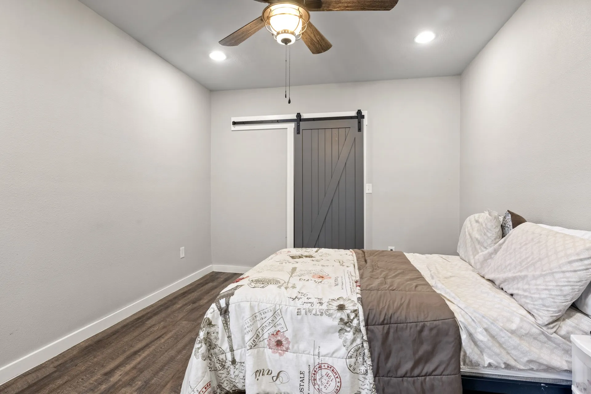 Single Family Residence For Sale in Bowie County , 3915 Sabine, Texarkana, Texas 75503, 4 Bedrooms, 2 Bathrooms, Garage spaces, 1,464 Sqft, built in 1970, Price $180,000, mls#21011944, Real Estate Agent in Texarkana, Homes For Sale in Bowie county, Homes For Sale in Texarkana, Realtor in Texarkana Texas, Real Estate Brokerage Independent Realty Texas, Luminita Cordes Realtor