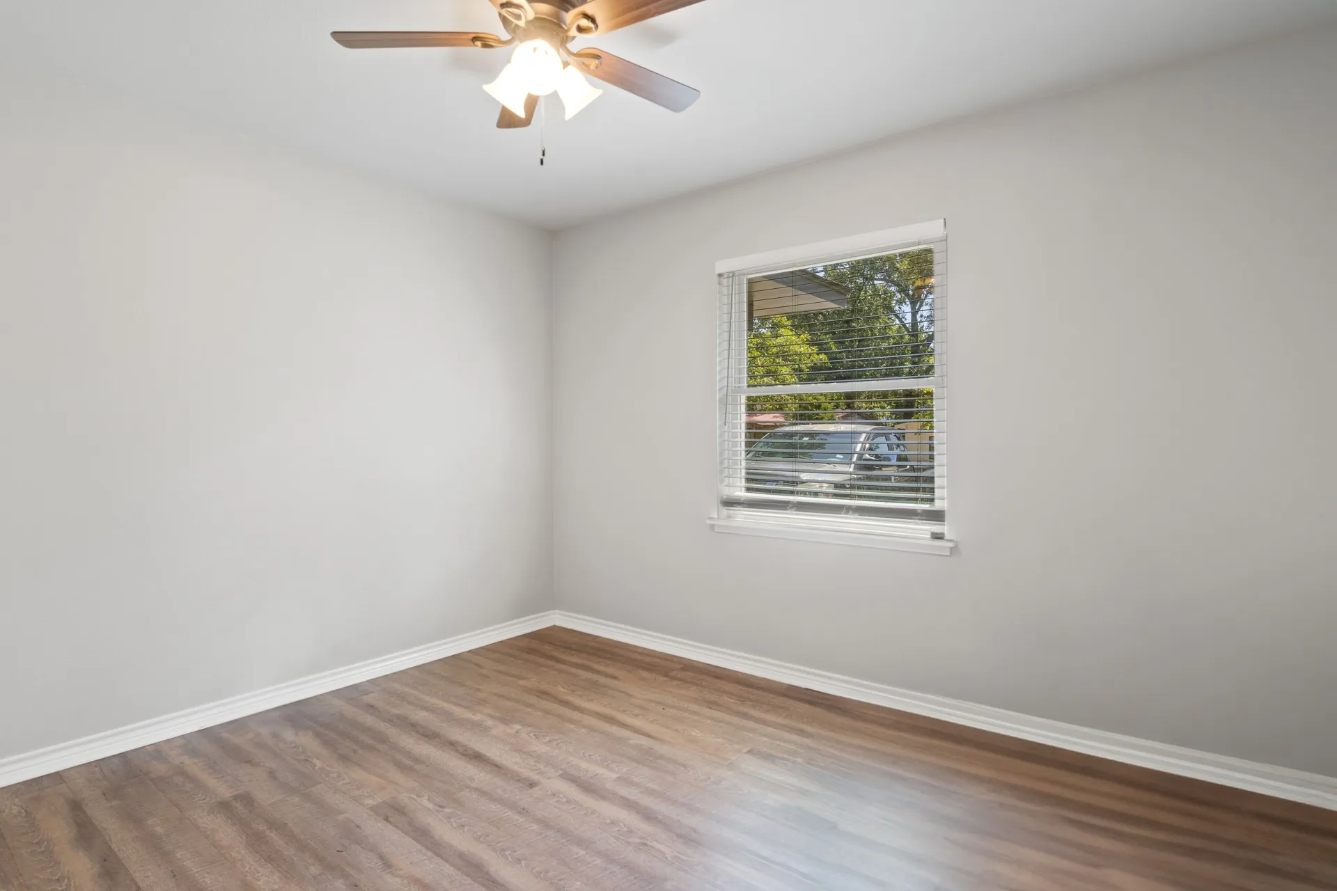 Single Family Residence For Sale in Bowie County , 3915 Sabine, Texarkana, Texas 75503, 4 Bedrooms, 2 Bathrooms, Garage spaces, 1,464 Sqft, built in 1970, Price $180,000, mls#21011944, Real Estate Agent in Texarkana, Homes For Sale in Bowie county, Homes For Sale in Texarkana, Realtor in Texarkana Texas, Real Estate Brokerage Independent Realty Texas, Luminita Cordes Realtor