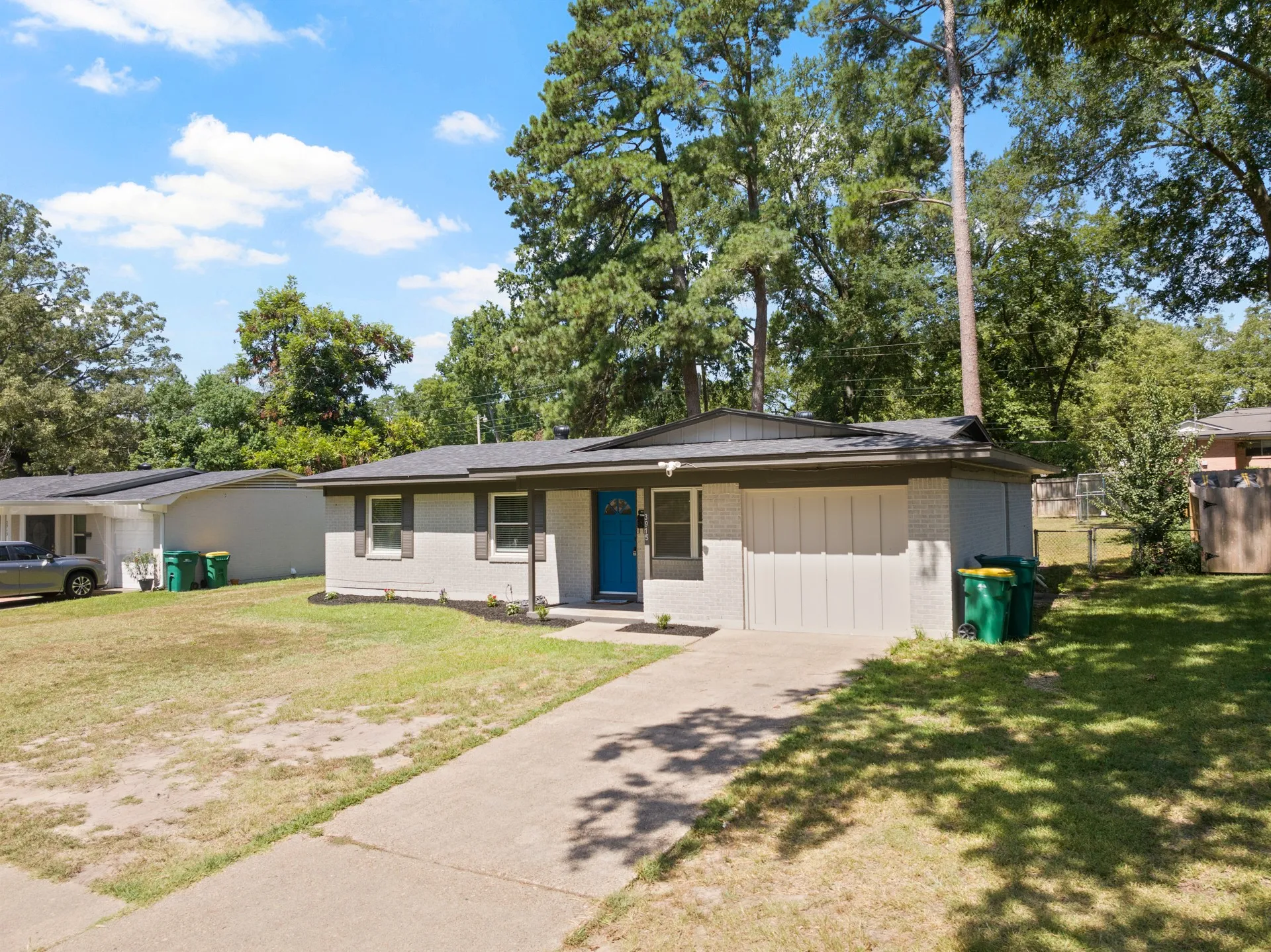 Single Family Residence For Sale in Bowie County , 3915 Sabine, Texarkana, Texas 75503, 4 Bedrooms, 2 Bathrooms, Garage spaces, 1,464 Sqft, built in 1970, Price $180,000, mls#21011944, Real Estate Agent in Texarkana, Homes For Sale in Bowie county, Homes For Sale in Texarkana, Realtor in Texarkana Texas, Real Estate Brokerage Independent Realty Texas, Luminita Cordes Realtor