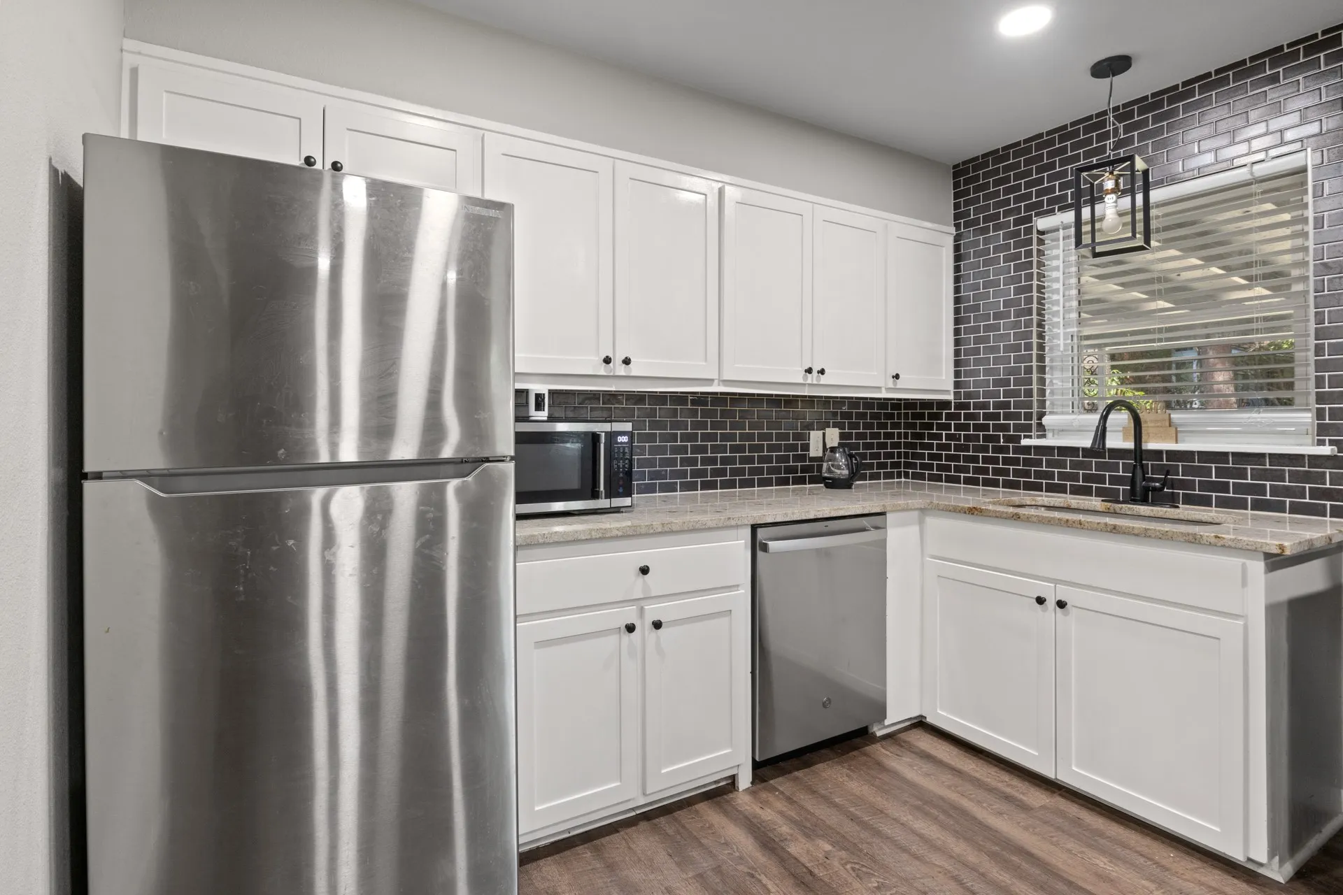 Single Family Residence For Sale in Bowie County , 3915 Sabine, Texarkana, Texas 75503, 4 Bedrooms, 2 Bathrooms, Garage spaces, 1,464 Sqft, built in 1970, Price $180,000, mls#21011944, Real Estate Agent in Texarkana, Homes For Sale in Bowie county, Homes For Sale in Texarkana, Realtor in Texarkana Texas, Real Estate Brokerage Independent Realty Texas, Luminita Cordes Realtor