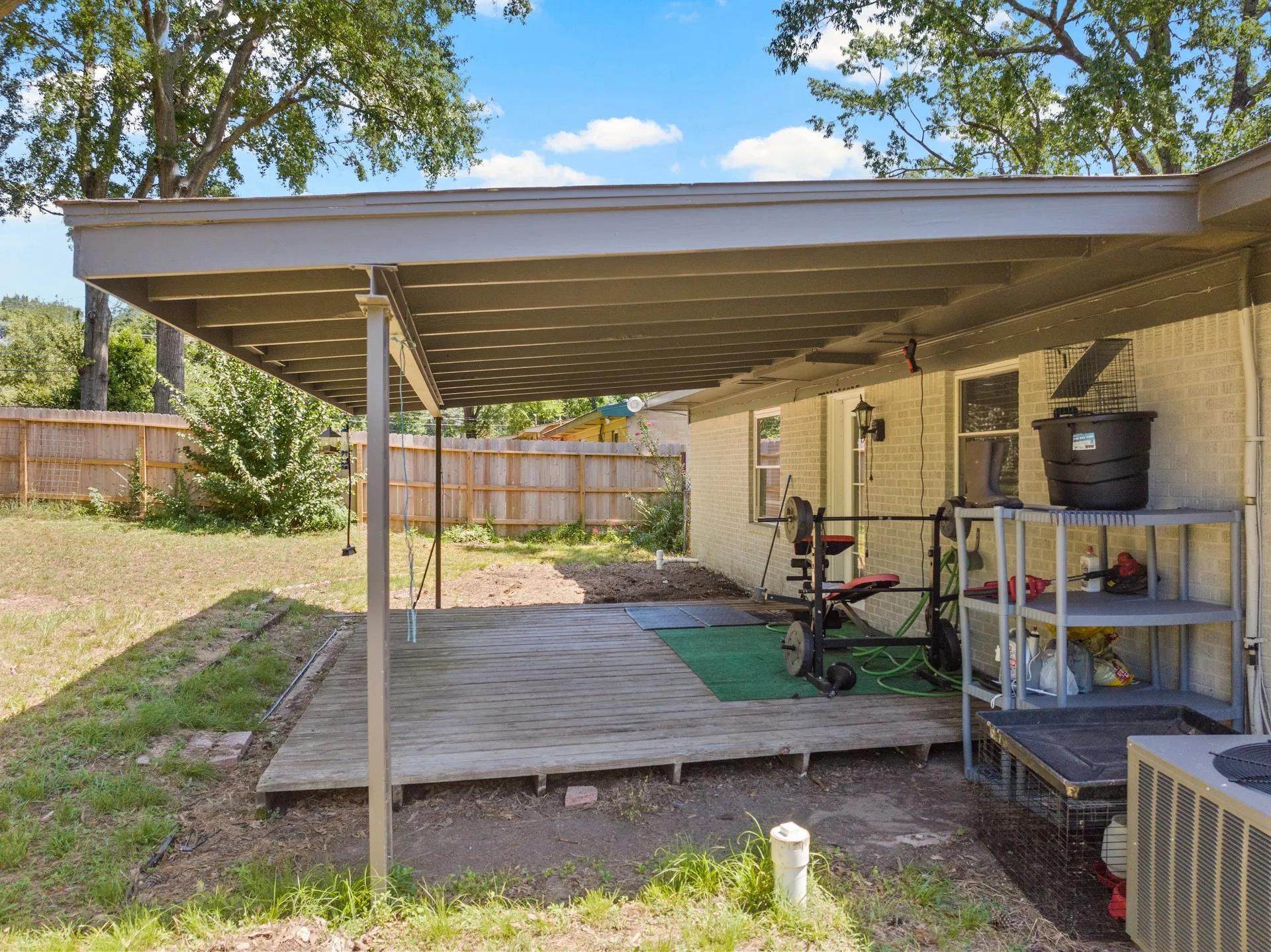 Single Family Residence For Sale in Bowie County , 3915 Sabine, Texarkana, Texas 75503, 4 Bedrooms, 2 Bathrooms, Garage spaces, 1,464 Sqft, built in 1970, Price $180,000, mls#21011944, Real Estate Agent in Texarkana, Homes For Sale in Bowie county, Homes For Sale in Texarkana, Realtor in Texarkana Texas, Real Estate Brokerage Independent Realty Texas, Luminita Cordes Realtor