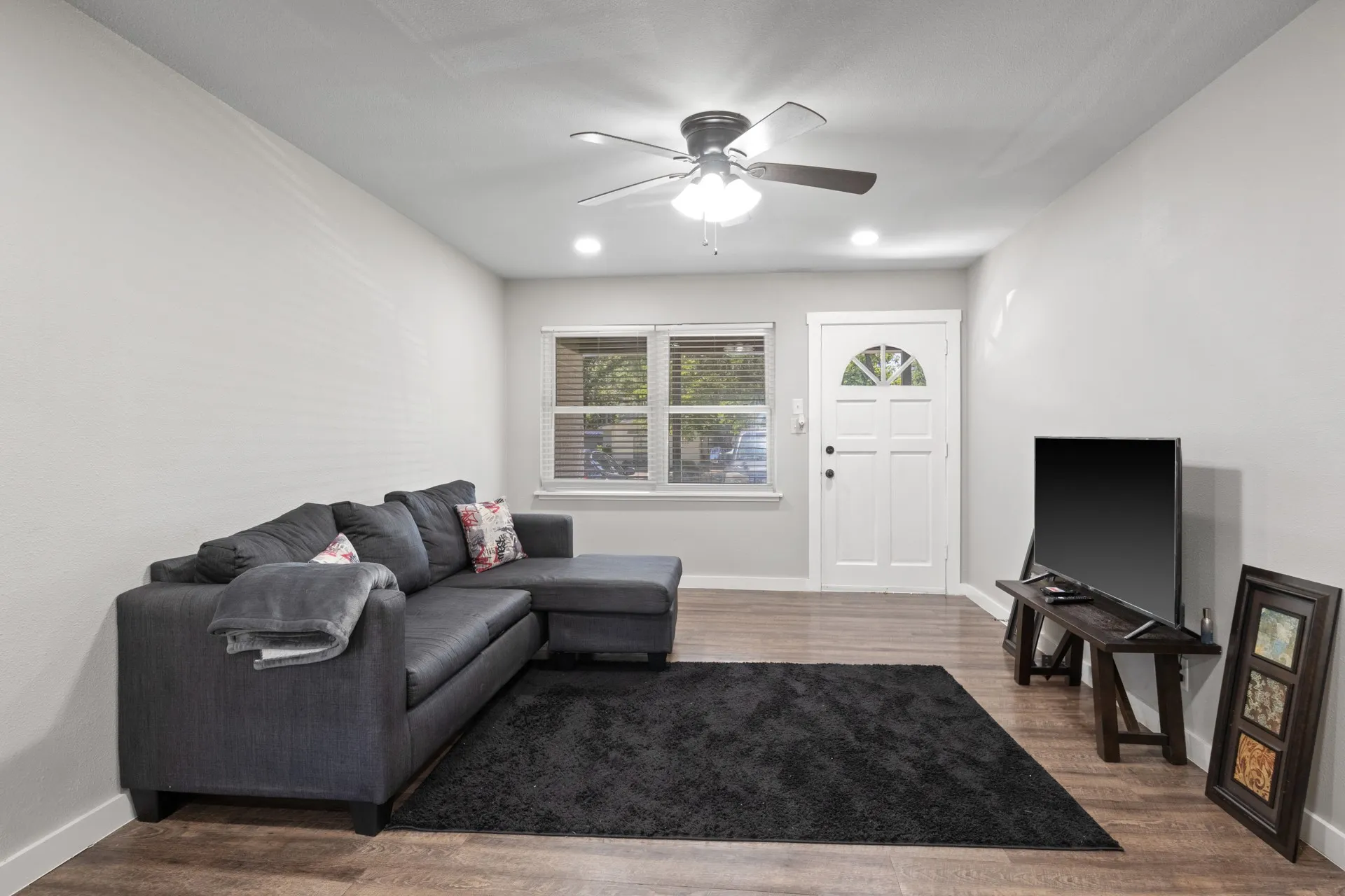 Single Family Residence For Sale in Bowie County , 3915 Sabine, Texarkana, Texas 75503, 4 Bedrooms, 2 Bathrooms, Garage spaces, 1,464 Sqft, built in 1970, Price $180,000, mls#21011944, Real Estate Agent in Texarkana, Homes For Sale in Bowie county, Homes For Sale in Texarkana, Realtor in Texarkana Texas, Real Estate Brokerage Independent Realty Texas, Luminita Cordes Realtor