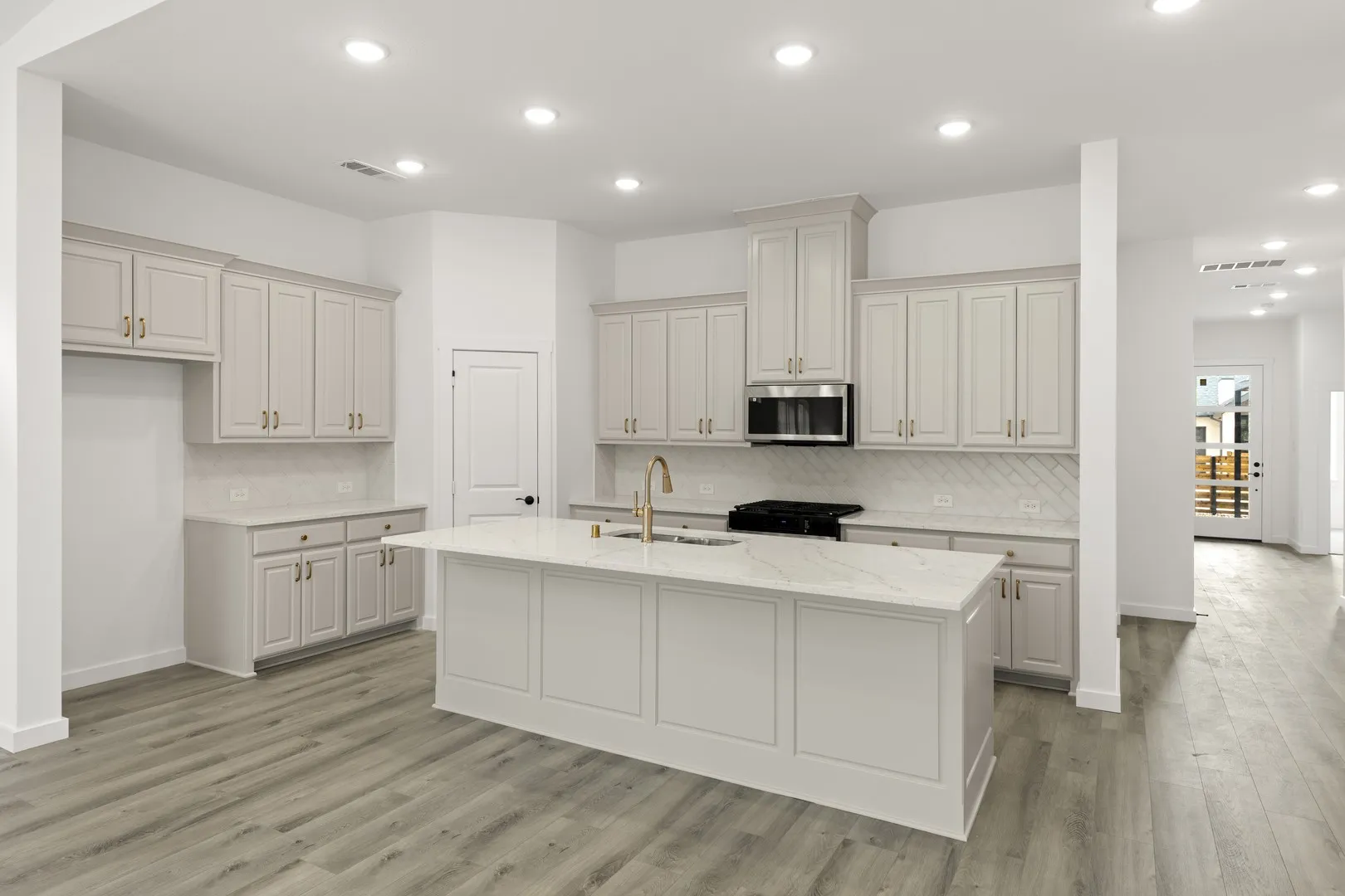 510 Sherwood_3501_Sequoia_Kitchen (2)