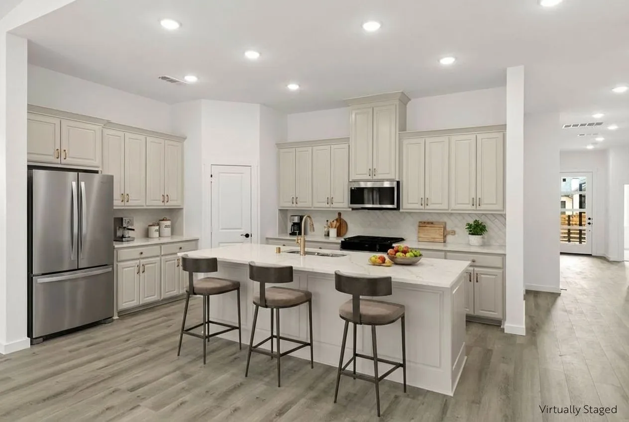510 Sherwood kitchen vs Sequoia
