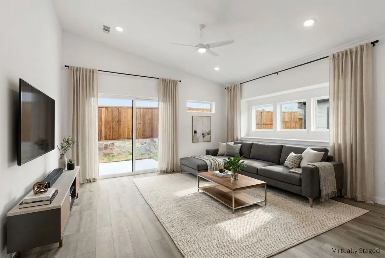 510 Sherwood Living room vs Sequoia (5)