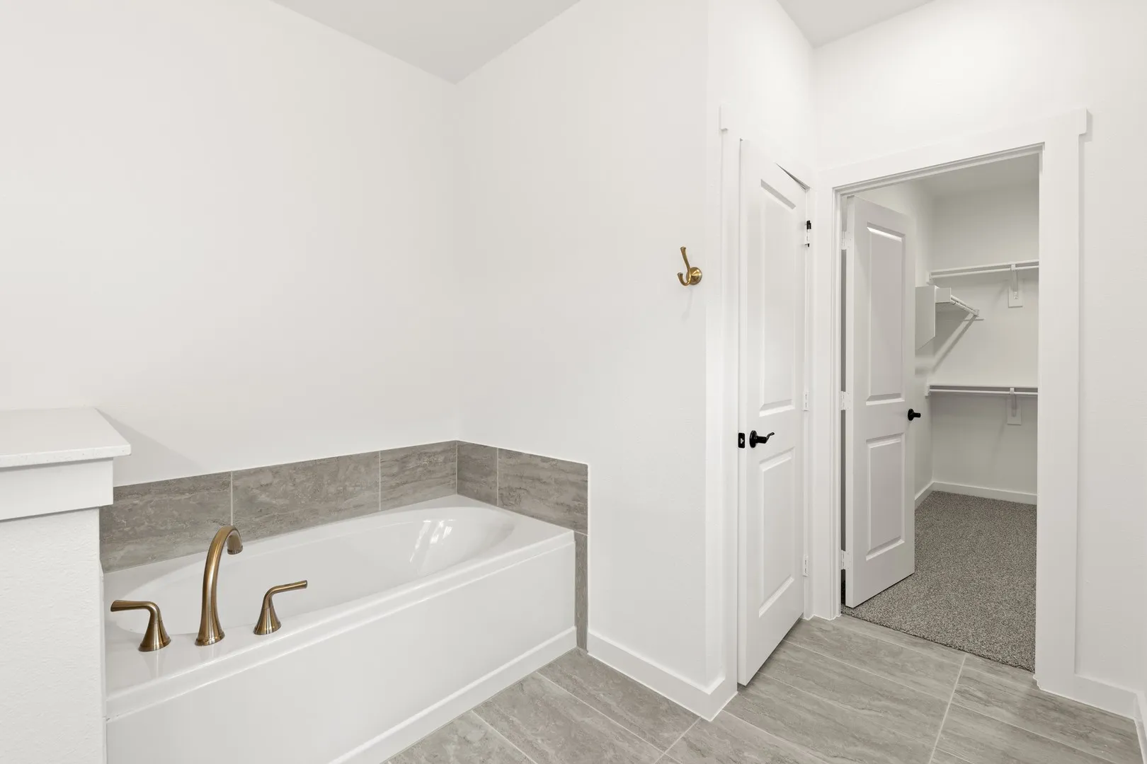 510 Sherwood_3501_Sequoia_Bath (2)
