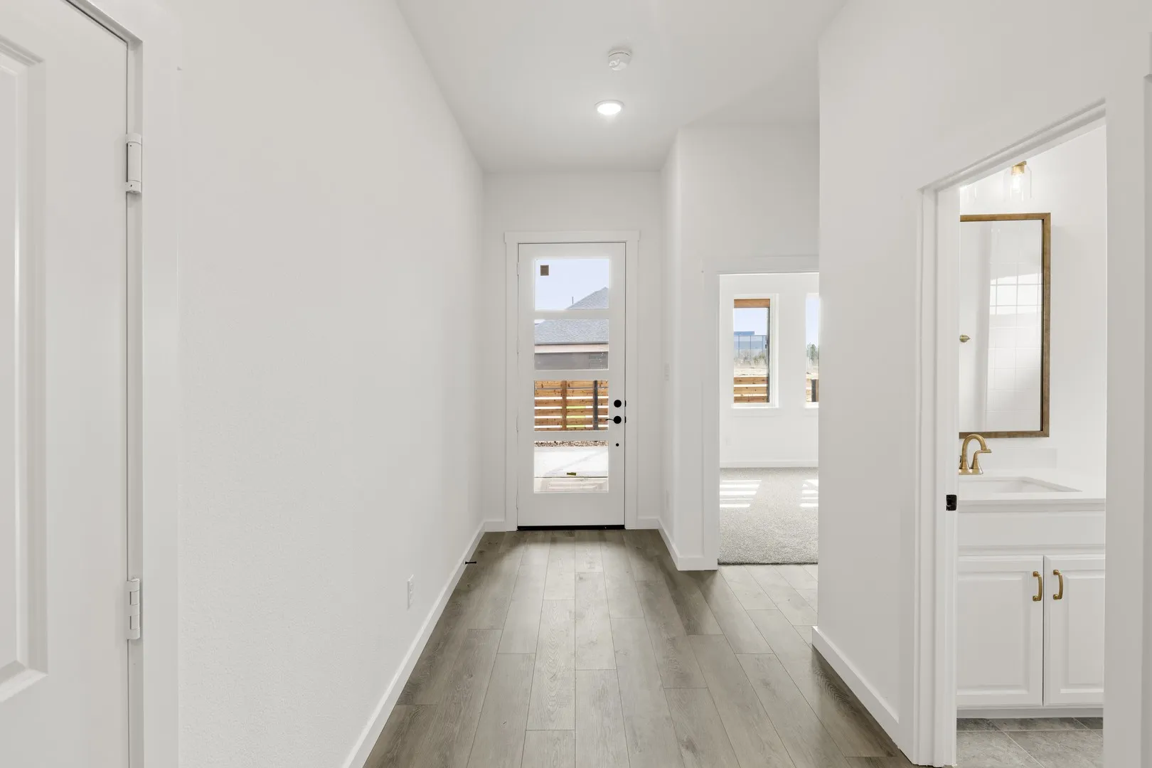 510 Sherwood_3501_Sequoia_Entry