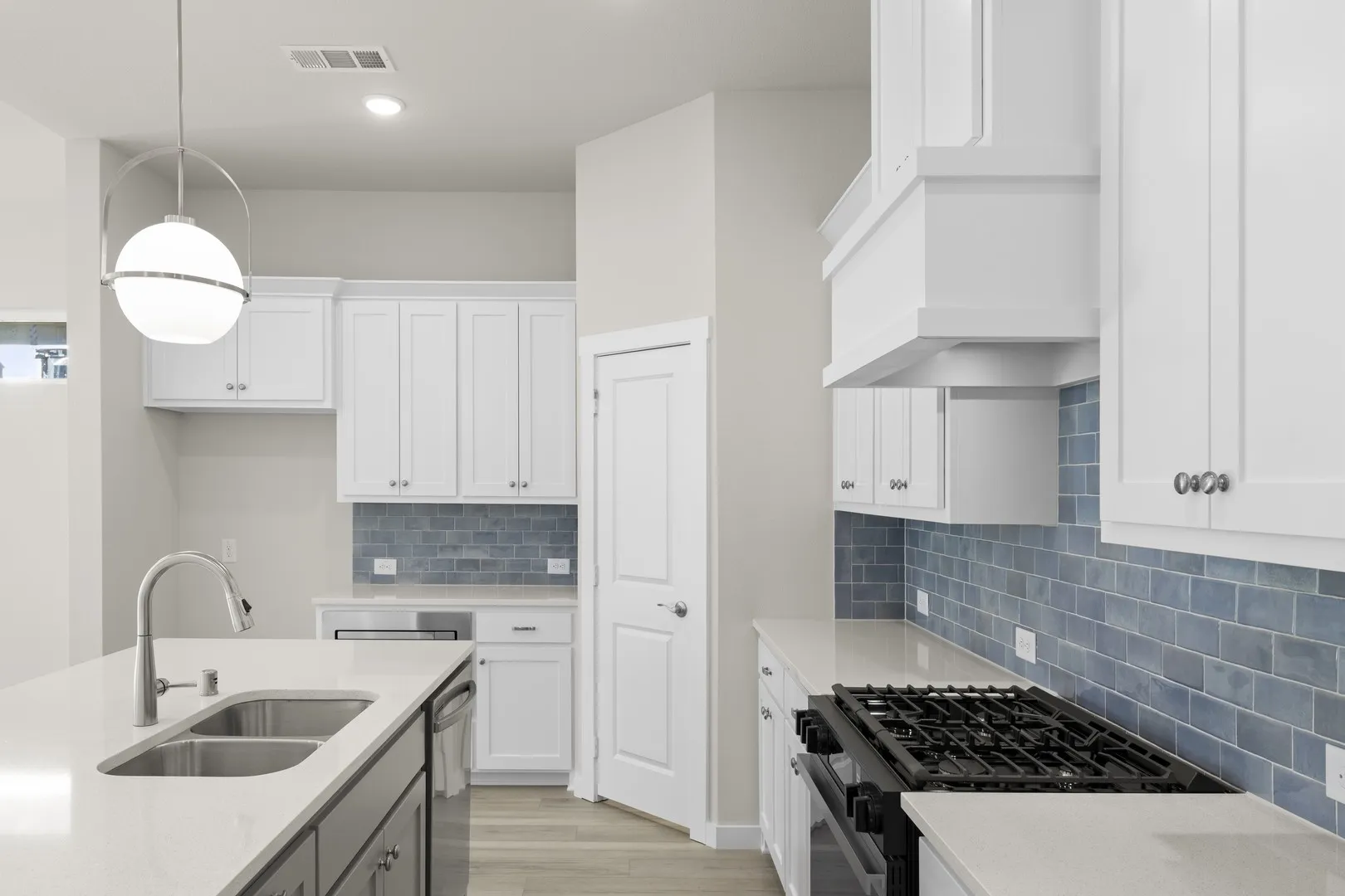10_12. 1707 Morningside - Kitchen (3)