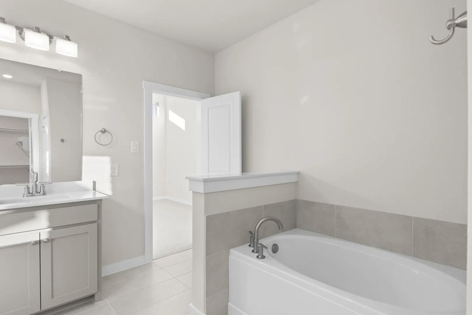 18_20. 1707 Morningside - Bath (3)