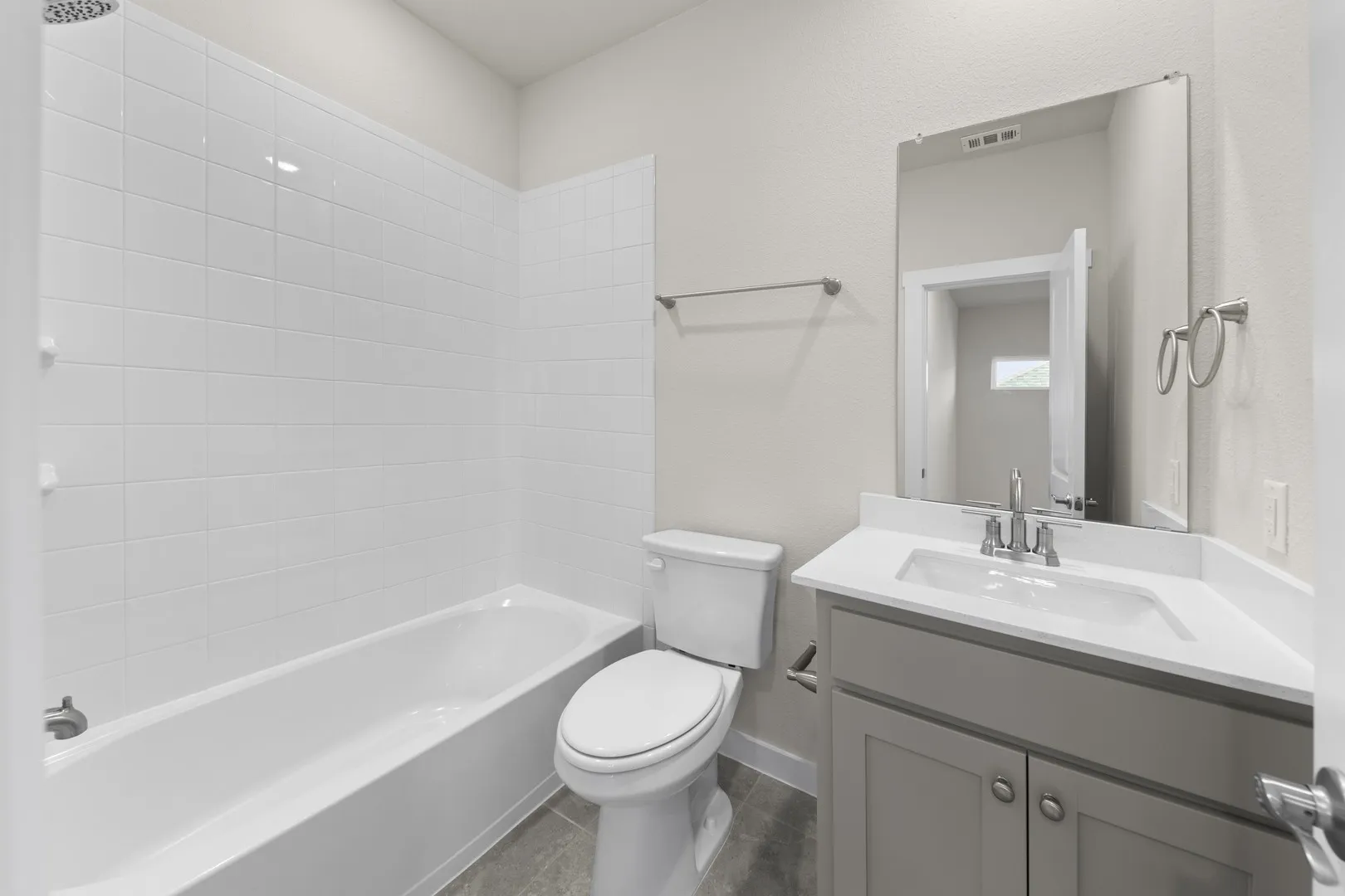 22_24. 1707 Morningside - 3RD Bath