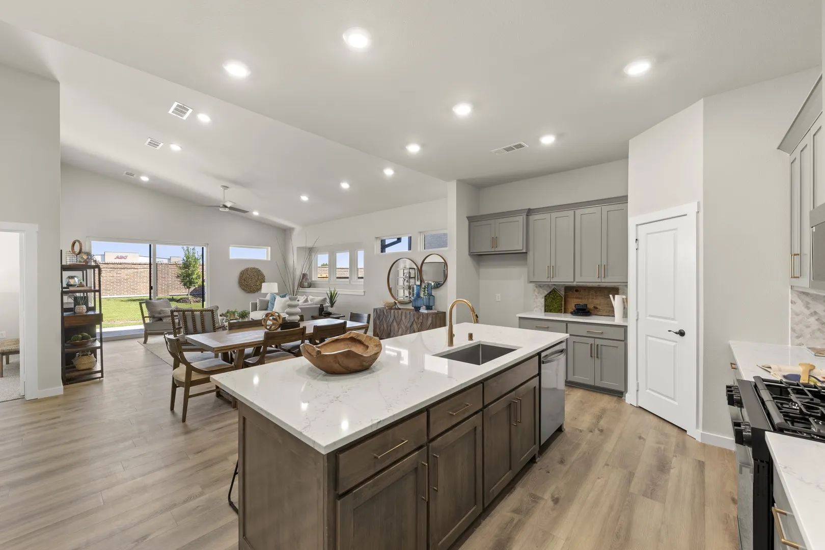 1620 Morningside_3503_Sequoia II_Kitchen (2)