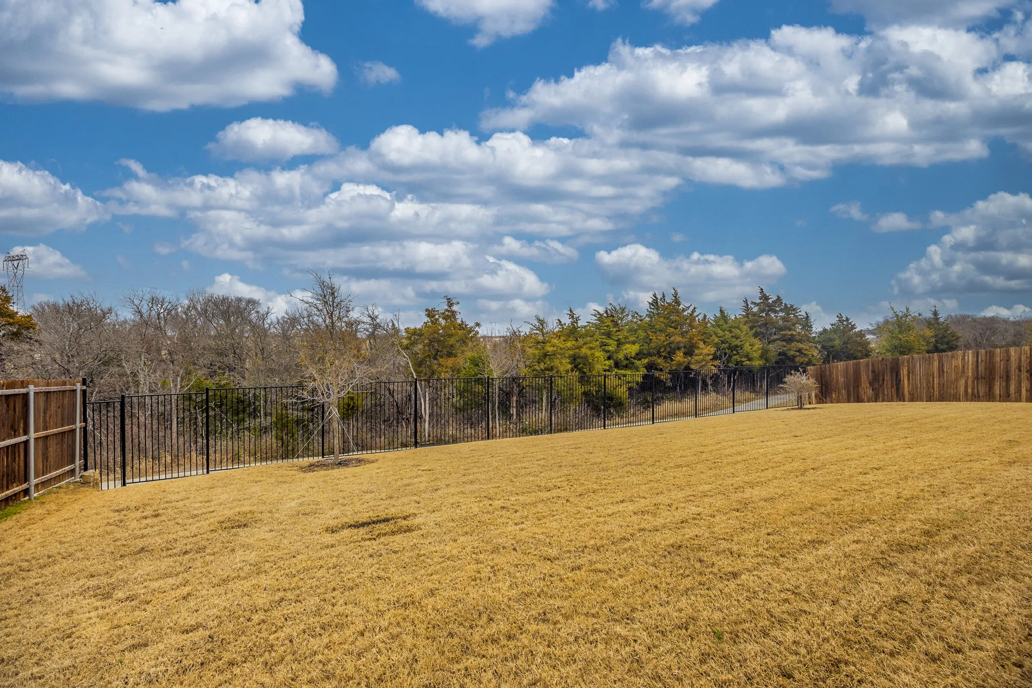 Single Family Residence For Sale in Collin County , 3216 Creek Meadow Drive, Anna, Texas 75409, 4 Bedroom, 4 Bathroom, 3 Garage spaces, 3,239 Sqft, built in 2022, mls#21011926, Real Estate Agent in Anna, Homes For Sale in Collin county, Homes For Sale in Anna, Realtor in Anna Texas, Real Estate Brokerage Independent Realty Texas, Luminita Cordes Realtor