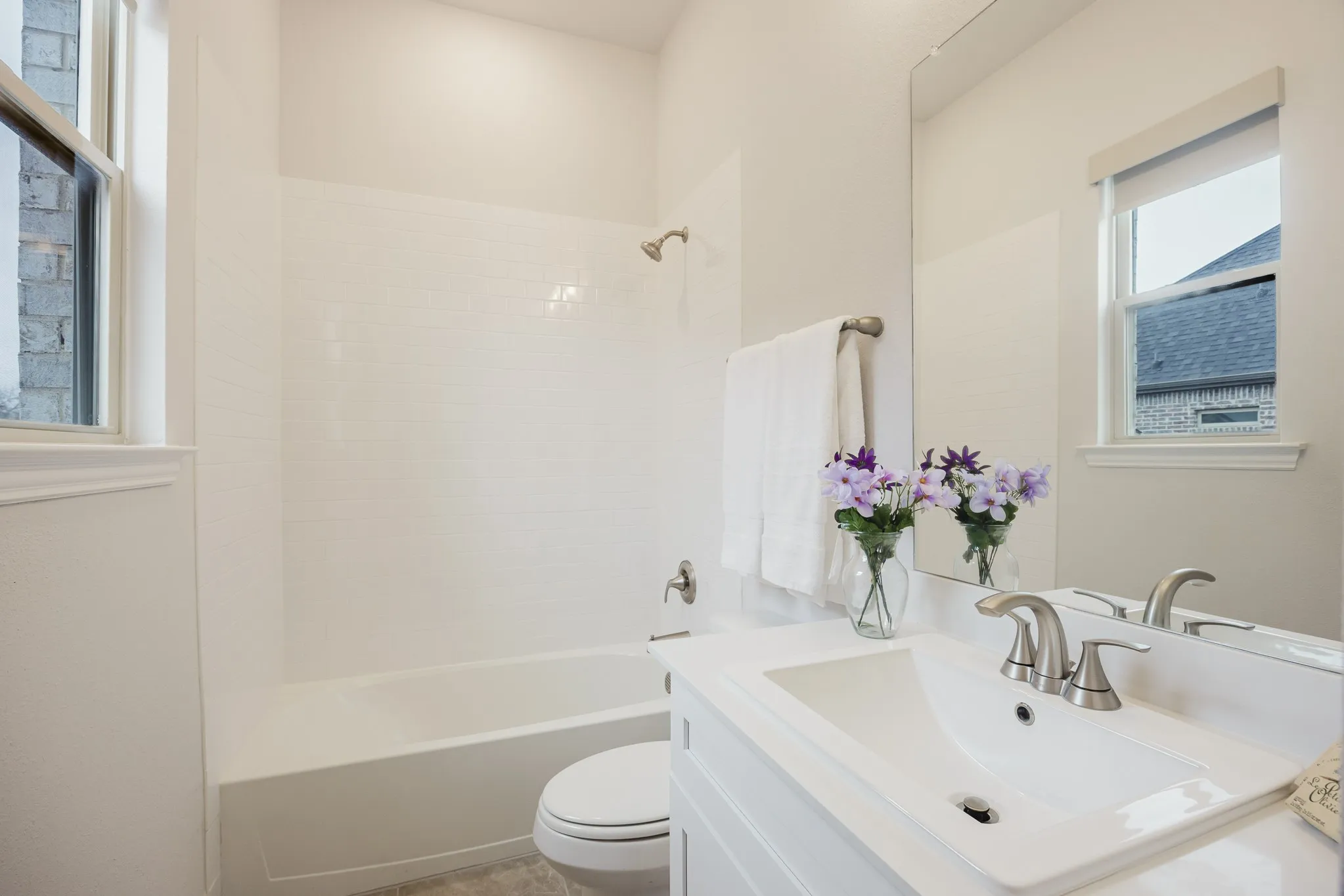 Single Family Residence For Sale in Collin County , 3216 Creek Meadow Drive, Anna, Texas 75409, 4 Bedroom, 4 Bathroom, 3 Garage spaces, 3,239 Sqft, built in 2022, mls#21011926, Real Estate Agent in Anna, Homes For Sale in Collin county, Homes For Sale in Anna, Realtor in Anna Texas, Real Estate Brokerage Independent Realty Texas, Luminita Cordes Realtor