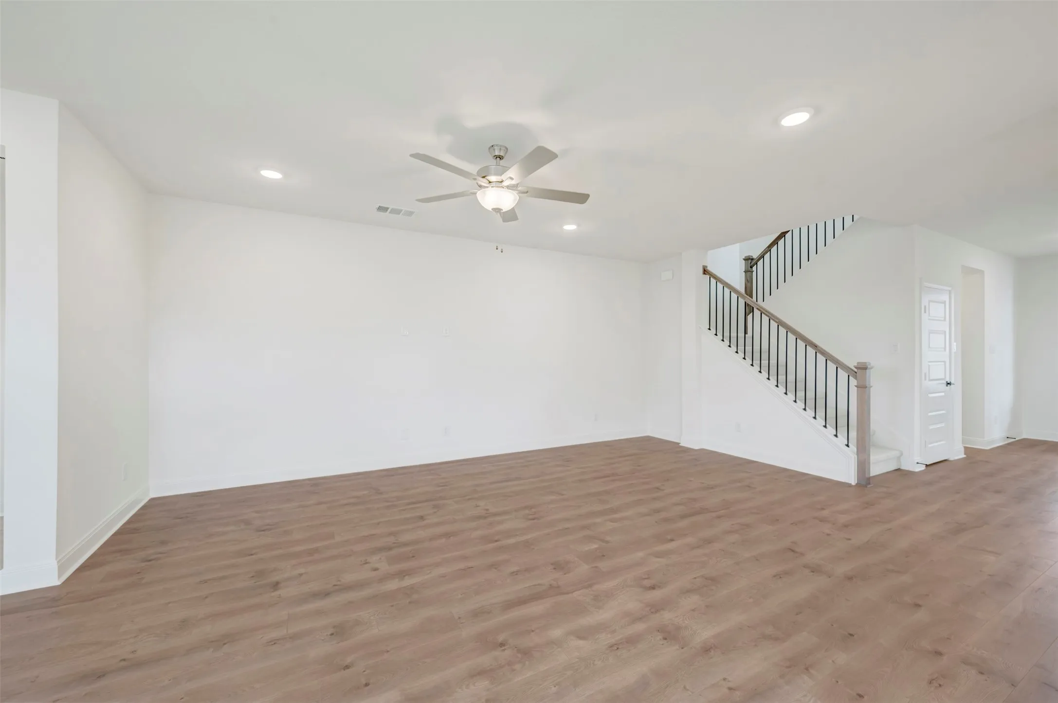 Single Family Residence For Sale in Kaufman County , 9713 Dahlia Boulevard, Mesquite, Texas 75126, 4 Bedroom, 4 Bathroom, 2 Garage spaces, 2,813 Sqft, built in 2025, mls#21012729, Real Estate Agent in Mesquite, Homes For Sale in Kaufman county, Homes For Sale in Mesquite, Realtor in Mesquite Texas, Real Estate Brokerage Independent Realty Texas, Luminita Cordes Realtor