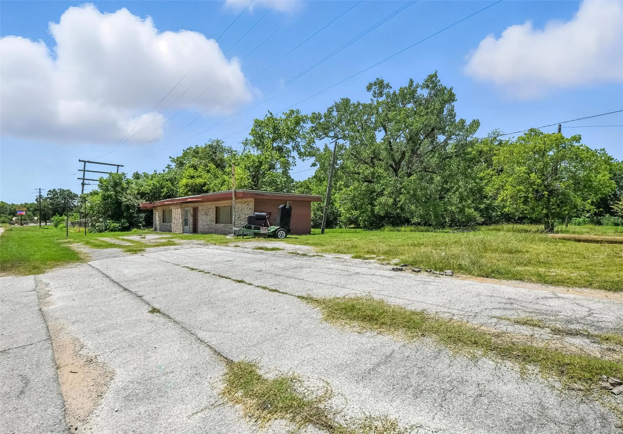 Retail For Sale in Wise County , 2003 Tx-101, Bridgeport, Texas 76431, 0, 0, Garage spaces, 0 Sqft, built in 1975, Preowned, Price $289,999, mls#21011711, Real Estate Agent in Bridgeport, Homes For Sale in Wise county, Homes For Sale in Bridgeport, Realtor in Bridgeport Texas, Real Estate Brokerage Independent Realty Texas, Luminita Cordes Realtor