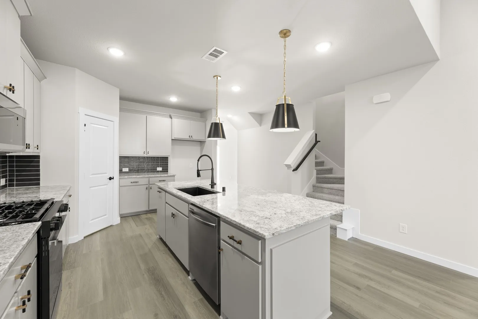 10. 1705 Morningside - Kitchen (3)
