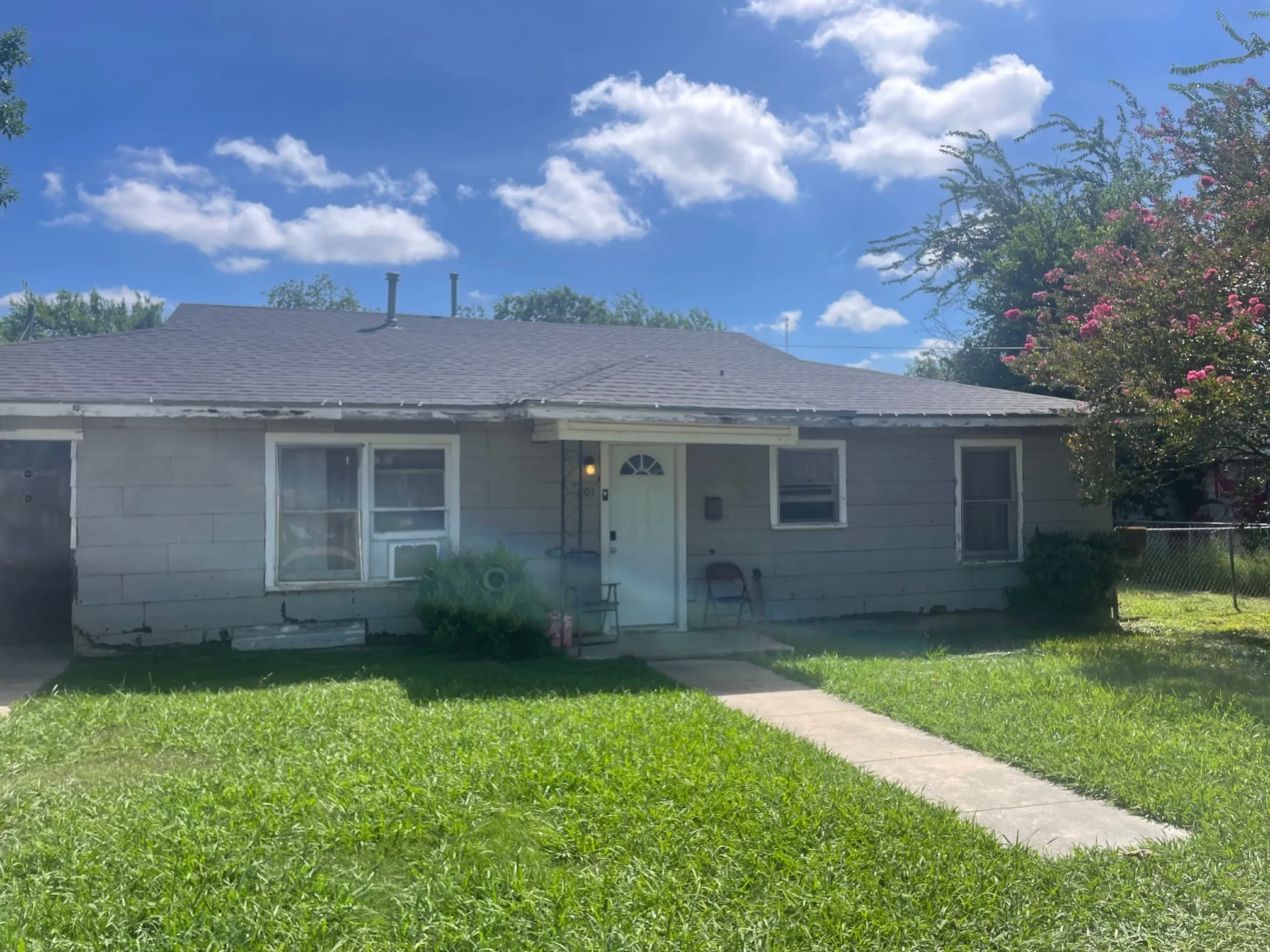 Single Family Residence For Sale in Mc Lennan County , 201 S Goddard Street, Mart, Texas 76664, 3 Bedrooms, 2 Bathrooms, Garage spaces, 1,092 Sqft, built in 1950, Price $99,000, mls#21013335, Real Estate Agent in Mart, Homes For Sale in Mc Lennan county, Homes For Sale in Mart, Realtor in Mart Texas, Real Estate Brokerage Independent Realty Texas, Luminita Cordes Realtor