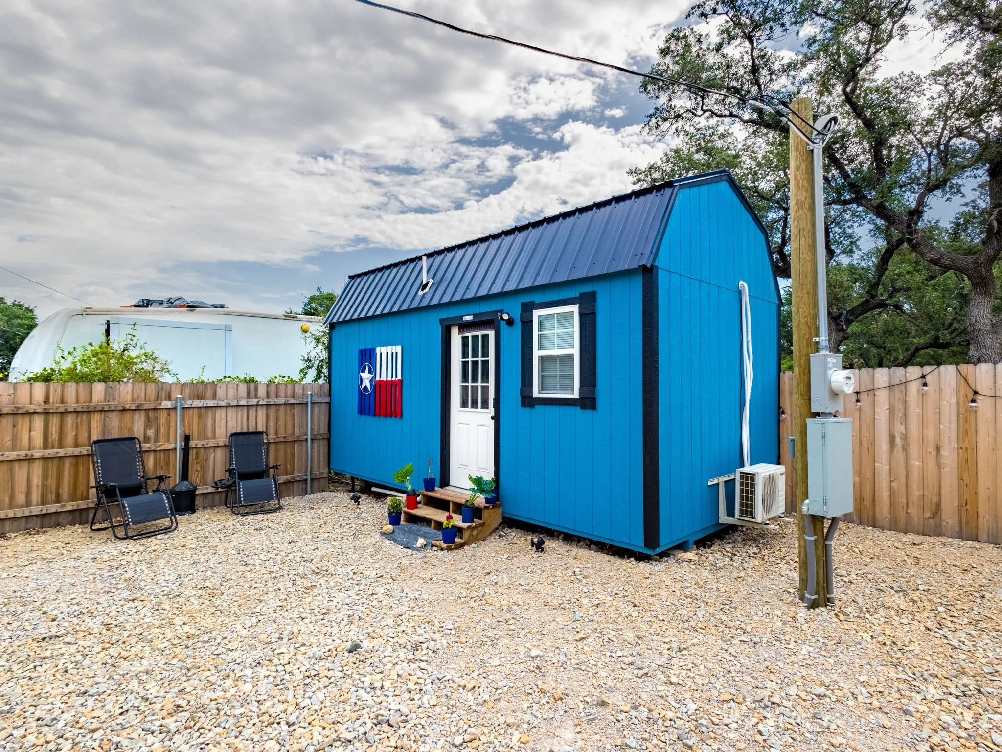 The cabins share a single electric meter.