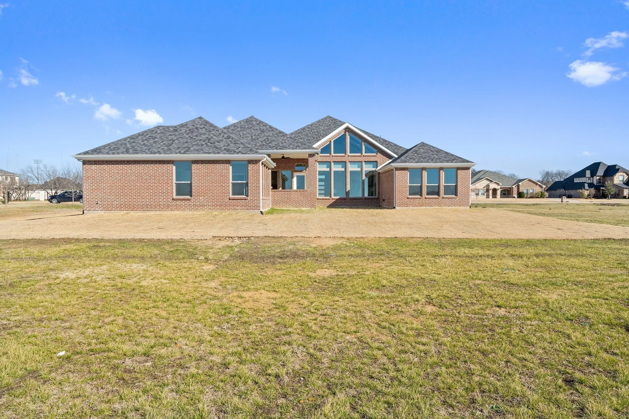 Single Family Residence For Sale in Dallas County , 1607 Pebble Beach Lane, Cedar Hill, Texas 75104, 4 Bedroom, 6 Bathroom, 3 Garage spaces, 4,532 Sqft, built in 2022, mls#21014091, Real Estate Agent in Cedar Hill, Homes For Sale in Dallas county, Homes For Sale in Cedar Hill, Realtor in Cedar Hill Texas, Real Estate Brokerage Independent Realty Texas, Luminita Cordes Realtor