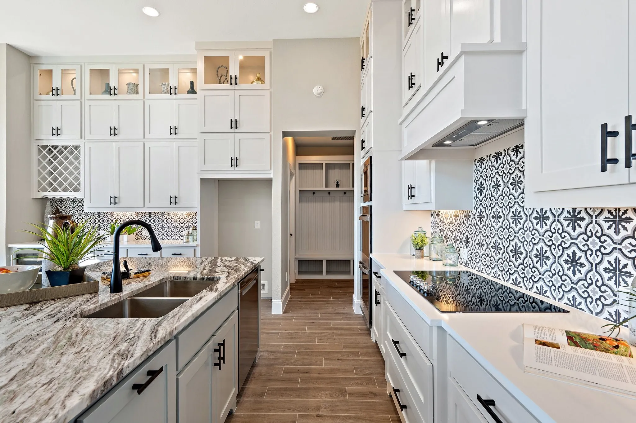 Single Family Residence For Sale in Dallas County , 1607 Pebble Beach Lane, Cedar Hill, Texas 75104, 4 Bedroom, 6 Bathroom, 3 Garage spaces, 4,532 Sqft, built in 2022, mls#21014091, Real Estate Agent in Cedar Hill, Homes For Sale in Dallas county, Homes For Sale in Cedar Hill, Realtor in Cedar Hill Texas, Real Estate Brokerage Independent Realty Texas, Luminita Cordes Realtor