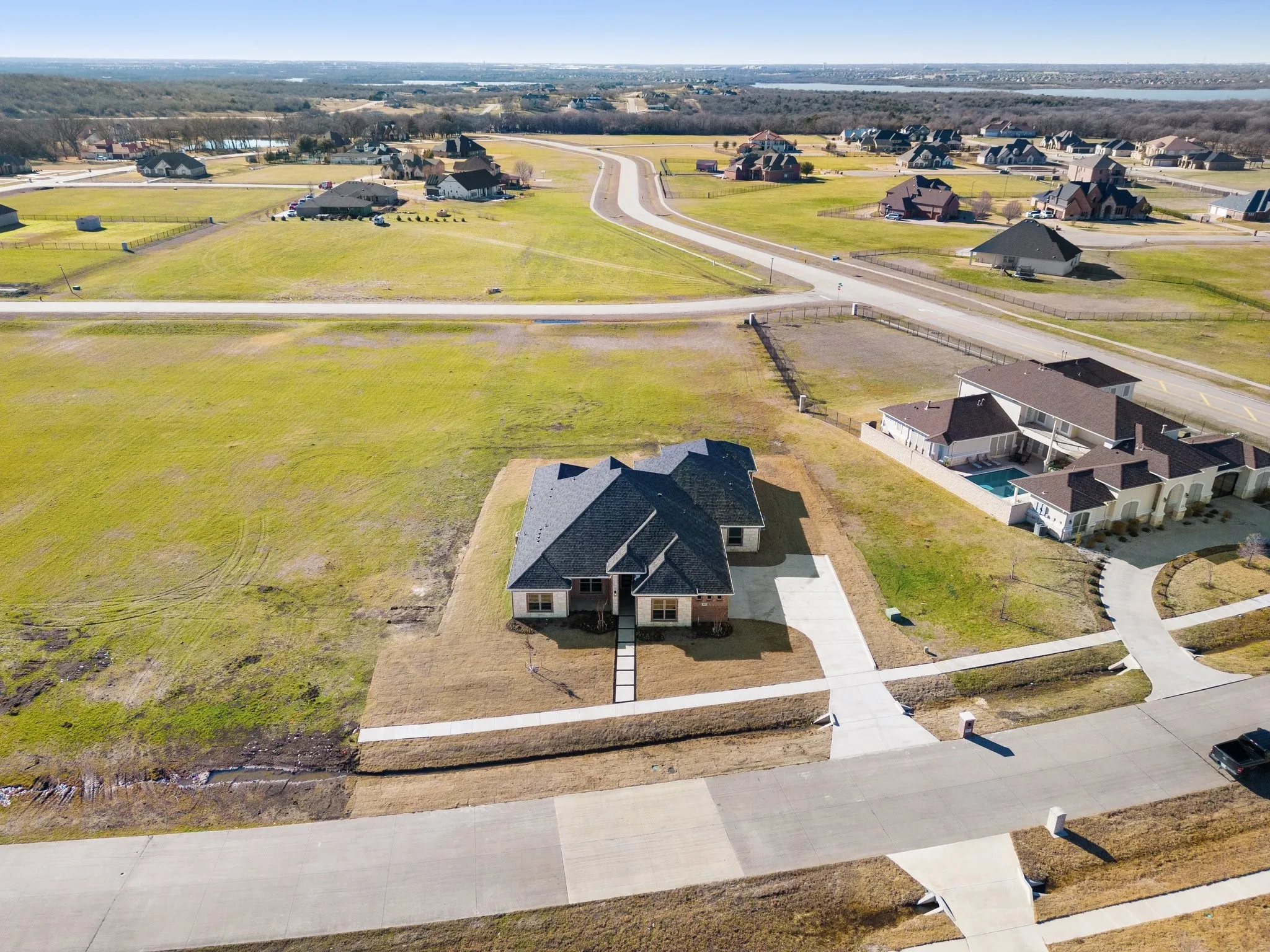 Single Family Residence For Sale in Dallas County , 1607 Pebble Beach Lane, Cedar Hill, Texas 75104, 4 Bedroom, 6 Bathroom, 3 Garage spaces, 4,532 Sqft, built in 2022, mls#21014091, Real Estate Agent in Cedar Hill, Homes For Sale in Dallas county, Homes For Sale in Cedar Hill, Realtor in Cedar Hill Texas, Real Estate Brokerage Independent Realty Texas, Luminita Cordes Realtor