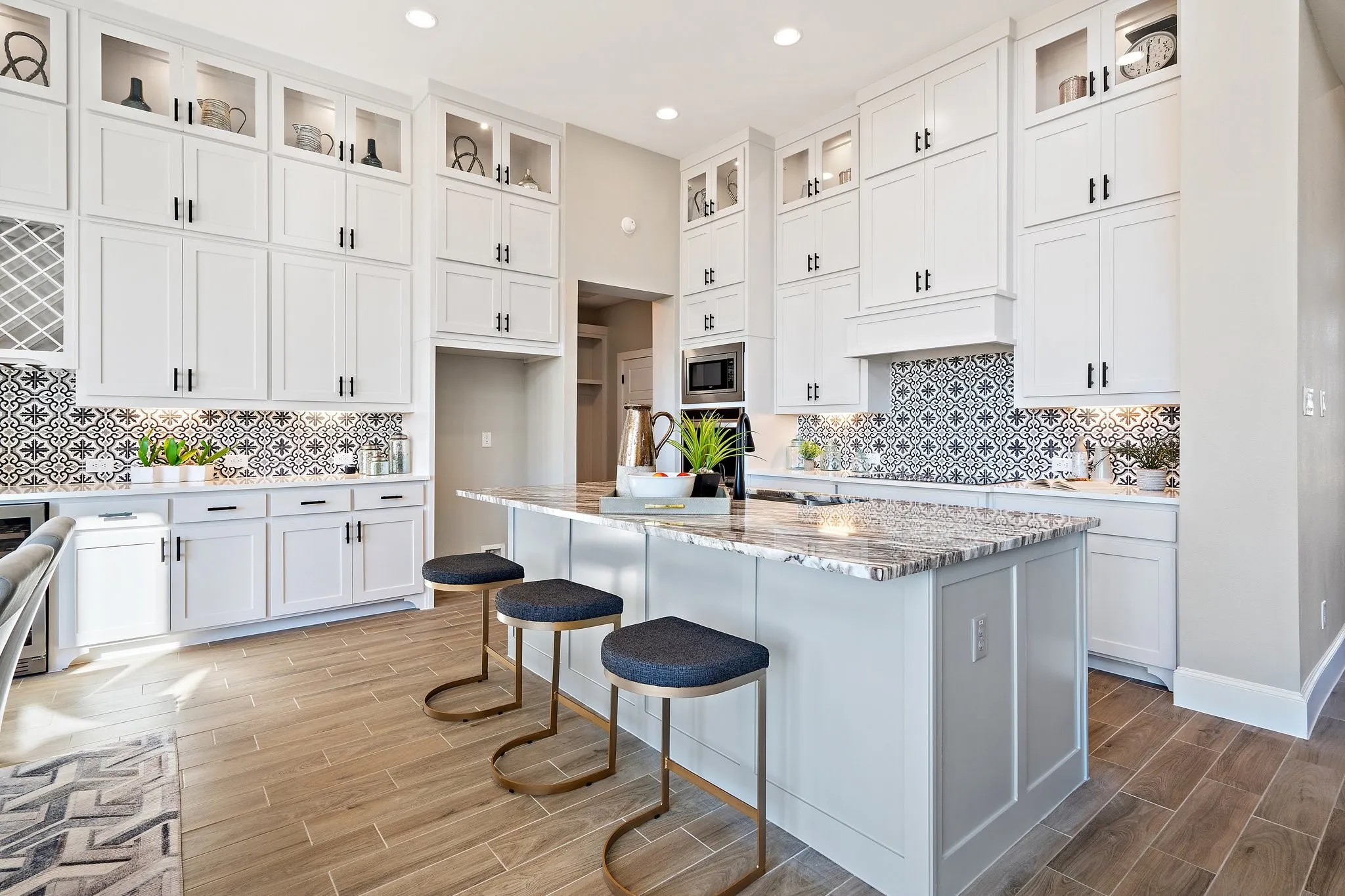 Single Family Residence For Sale in Dallas County , 1607 Pebble Beach Lane, Cedar Hill, Texas 75104, 4 Bedroom, 6 Bathroom, 3 Garage spaces, 4,532 Sqft, built in 2022, mls#21014091, Real Estate Agent in Cedar Hill, Homes For Sale in Dallas county, Homes For Sale in Cedar Hill, Realtor in Cedar Hill Texas, Real Estate Brokerage Independent Realty Texas, Luminita Cordes Realtor