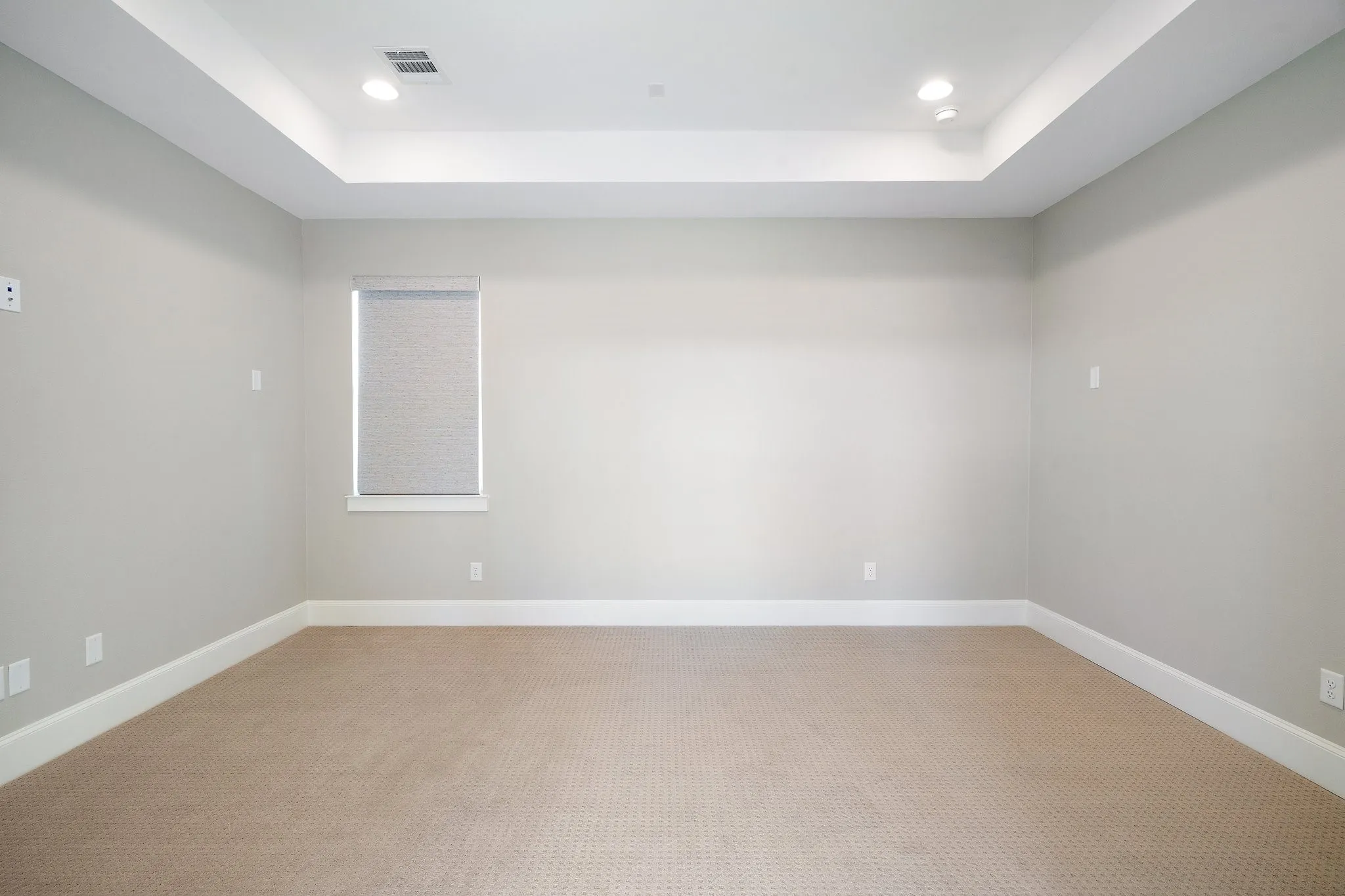 Single Family Residence For Sale in Dallas County , 1607 Pebble Beach Lane, Cedar Hill, Texas 75104, 4 Bedroom, 6 Bathroom, 3 Garage spaces, 4,532 Sqft, built in 2022, mls#21014091, Real Estate Agent in Cedar Hill, Homes For Sale in Dallas county, Homes For Sale in Cedar Hill, Realtor in Cedar Hill Texas, Real Estate Brokerage Independent Realty Texas, Luminita Cordes Realtor