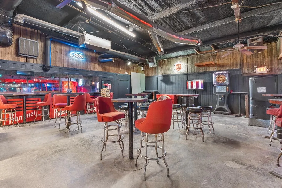 Business For Sale in Johnson County , 3121 N Main Street, Cleburne, Texas 76033, 0, 0, Garage spaces, 0 Sqft, built in 1982, Preowned, mls#21013538, Real Estate Agent in Cleburne, Homes For Sale in Johnson county, Homes For Sale in Cleburne, Realtor in Cleburne Texas, Real Estate Brokerage Independent Realty Texas, Luminita Cordes Realtor