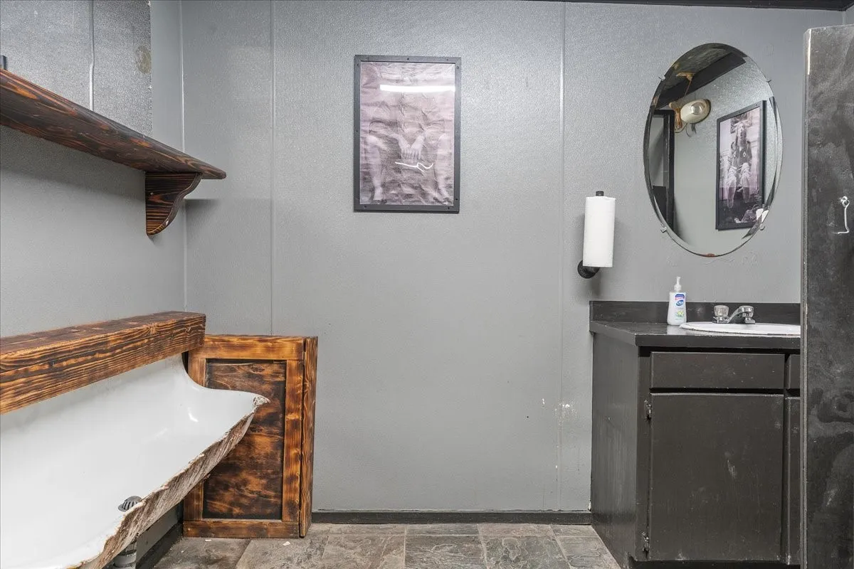 Business For Sale in Johnson County , 3121 N Main Street, Cleburne, Texas 76033, 0, 0, Garage spaces, 0 Sqft, built in 1982, Preowned, mls#21013538, Real Estate Agent in Cleburne, Homes For Sale in Johnson county, Homes For Sale in Cleburne, Realtor in Cleburne Texas, Real Estate Brokerage Independent Realty Texas, Luminita Cordes Realtor
