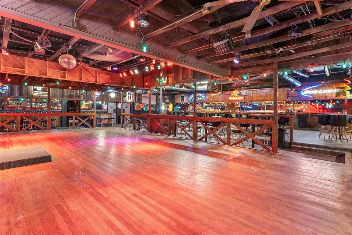 Business For Sale in Johnson County , 3121 N Main Street, Cleburne, Texas 76033, 0, 0, Garage spaces, 0 Sqft, built in 1982, Preowned, mls#21013538, Real Estate Agent in Cleburne, Homes For Sale in Johnson county, Homes For Sale in Cleburne, Realtor in Cleburne Texas, Real Estate Brokerage Independent Realty Texas, Luminita Cordes Realtor