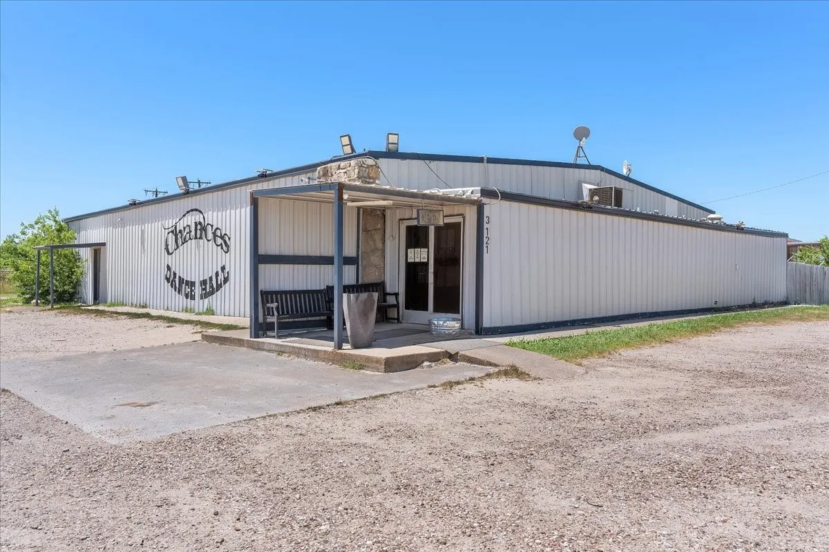 Business For Sale in Johnson County , 3121 N Main Street, Cleburne, Texas 76033, 0, 0, Garage spaces, 0 Sqft, built in 1982, Preowned, mls#21013538, Real Estate Agent in Cleburne, Homes For Sale in Johnson county, Homes For Sale in Cleburne, Realtor in Cleburne Texas, Real Estate Brokerage Independent Realty Texas, Luminita Cordes Realtor