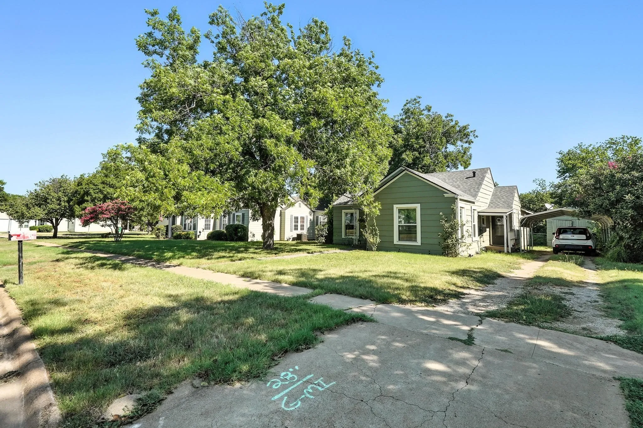 Single Family Residence For Sale in Coleman County , 203 Miami Street, Coleman, Texas 76834, 3 Bedroom, 2 Bathroom, 2 Garage spaces, 1,336 Sqft, built in 1950, Preowned, mls#21014677, Real Estate Agent in Coleman, Homes For Sale in Coleman county, Homes For Sale in Coleman, Realtor in Coleman Texas, Real Estate Brokerage Independent Realty Texas, Luminita Cordes Realtor