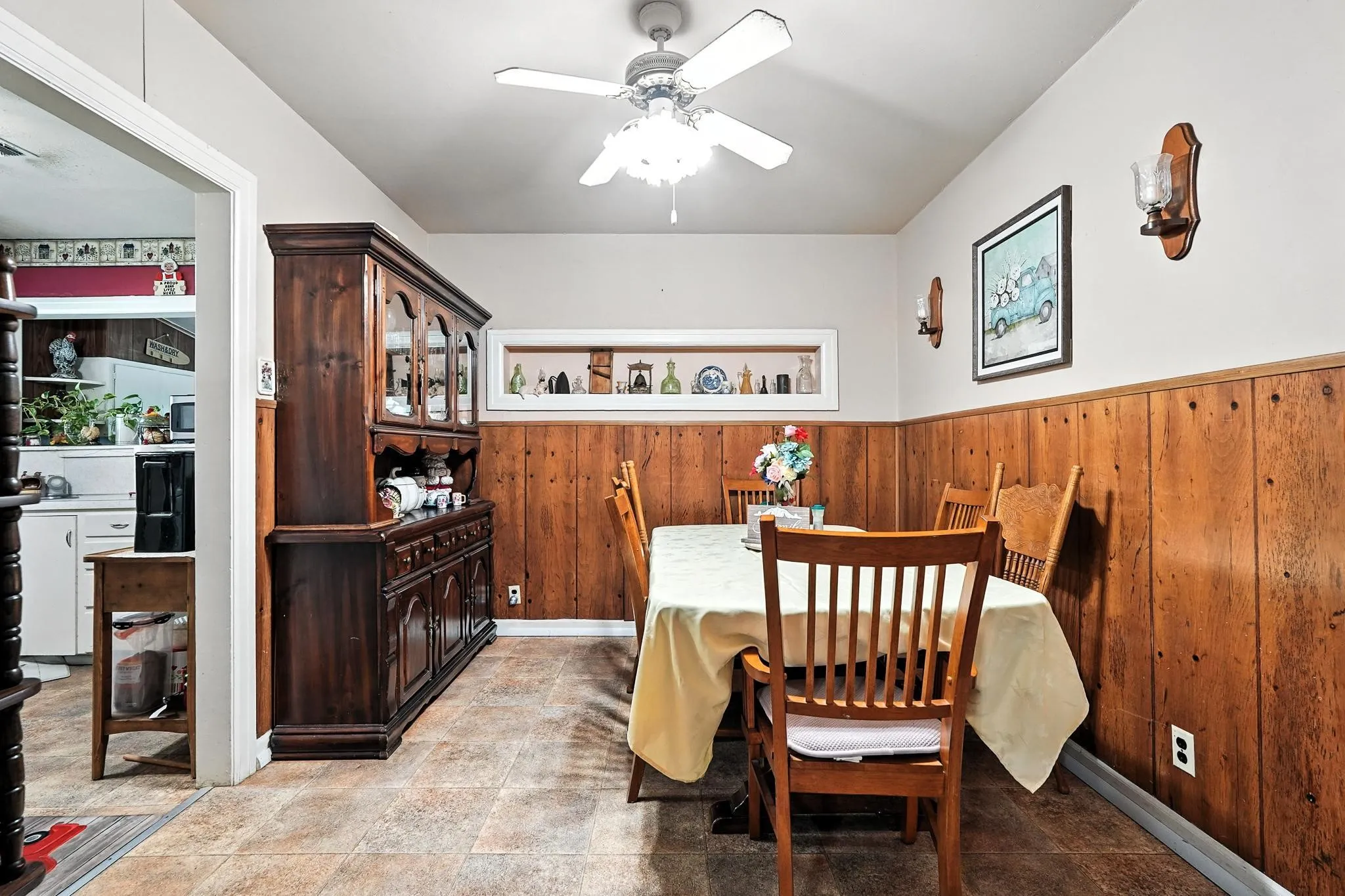 Single Family Residence For Sale in Coleman County , 203 Miami Street, Coleman, Texas 76834, 3 Bedroom, 2 Bathroom, 2 Garage spaces, 1,336 Sqft, built in 1950, Preowned, mls#21014677, Real Estate Agent in Coleman, Homes For Sale in Coleman county, Homes For Sale in Coleman, Realtor in Coleman Texas, Real Estate Brokerage Independent Realty Texas, Luminita Cordes Realtor