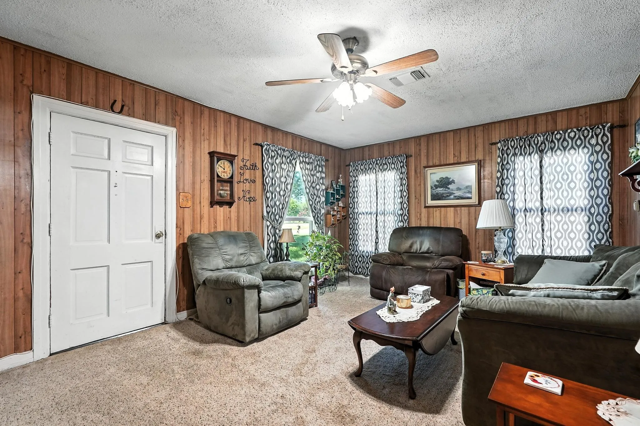 Single Family Residence For Sale in Coleman County , 203 Miami Street, Coleman, Texas 76834, 3 Bedroom, 2 Bathroom, 2 Garage spaces, 1,336 Sqft, built in 1950, Preowned, mls#21014677, Real Estate Agent in Coleman, Homes For Sale in Coleman county, Homes For Sale in Coleman, Realtor in Coleman Texas, Real Estate Brokerage Independent Realty Texas, Luminita Cordes Realtor