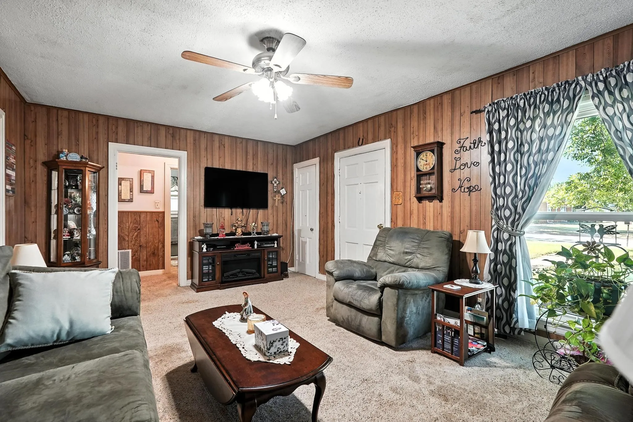 Single Family Residence For Sale in Coleman County , 203 Miami Street, Coleman, Texas 76834, 3 Bedroom, 2 Bathroom, 2 Garage spaces, 1,336 Sqft, built in 1950, Preowned, mls#21014677, Real Estate Agent in Coleman, Homes For Sale in Coleman county, Homes For Sale in Coleman, Realtor in Coleman Texas, Real Estate Brokerage Independent Realty Texas, Luminita Cordes Realtor
