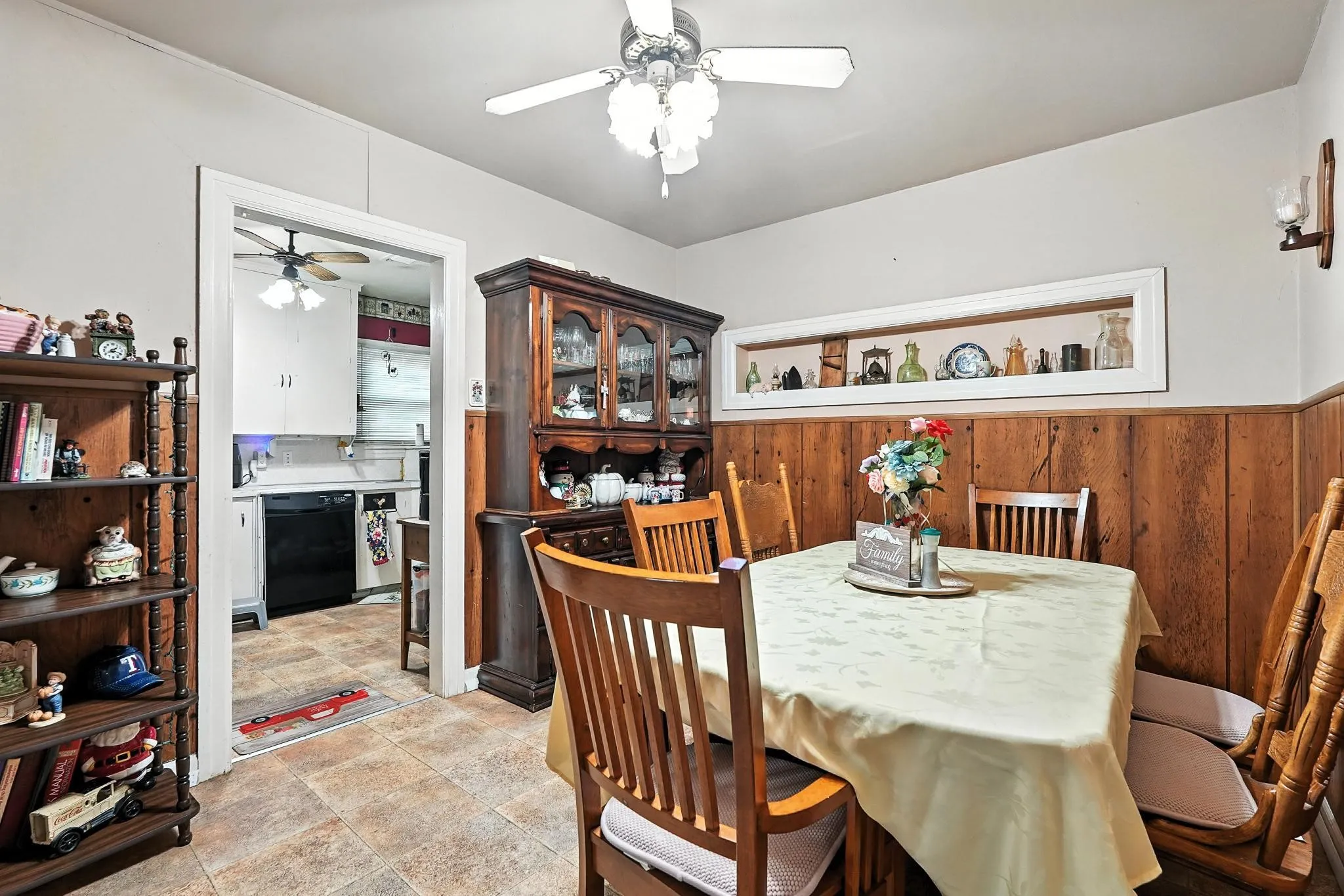 Single Family Residence For Sale in Coleman County , 203 Miami Street, Coleman, Texas 76834, 3 Bedroom, 2 Bathroom, 2 Garage spaces, 1,336 Sqft, built in 1950, Preowned, mls#21014677, Real Estate Agent in Coleman, Homes For Sale in Coleman county, Homes For Sale in Coleman, Realtor in Coleman Texas, Real Estate Brokerage Independent Realty Texas, Luminita Cordes Realtor