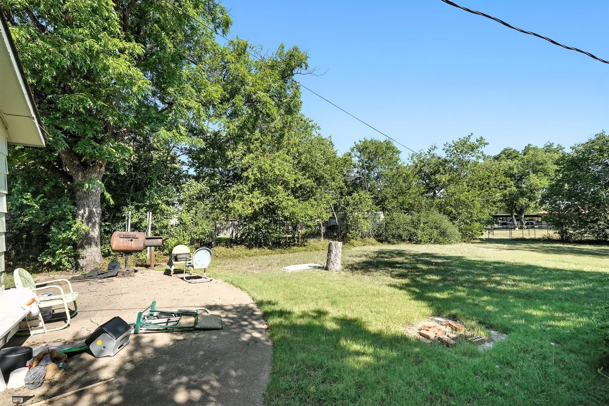 Single Family Residence For Sale in Coleman County , 203 Miami Street, Coleman, Texas 76834, 3 Bedroom, 2 Bathroom, 2 Garage spaces, 1,336 Sqft, built in 1950, Preowned, mls#21014677, Real Estate Agent in Coleman, Homes For Sale in Coleman county, Homes For Sale in Coleman, Realtor in Coleman Texas, Real Estate Brokerage Independent Realty Texas, Luminita Cordes Realtor