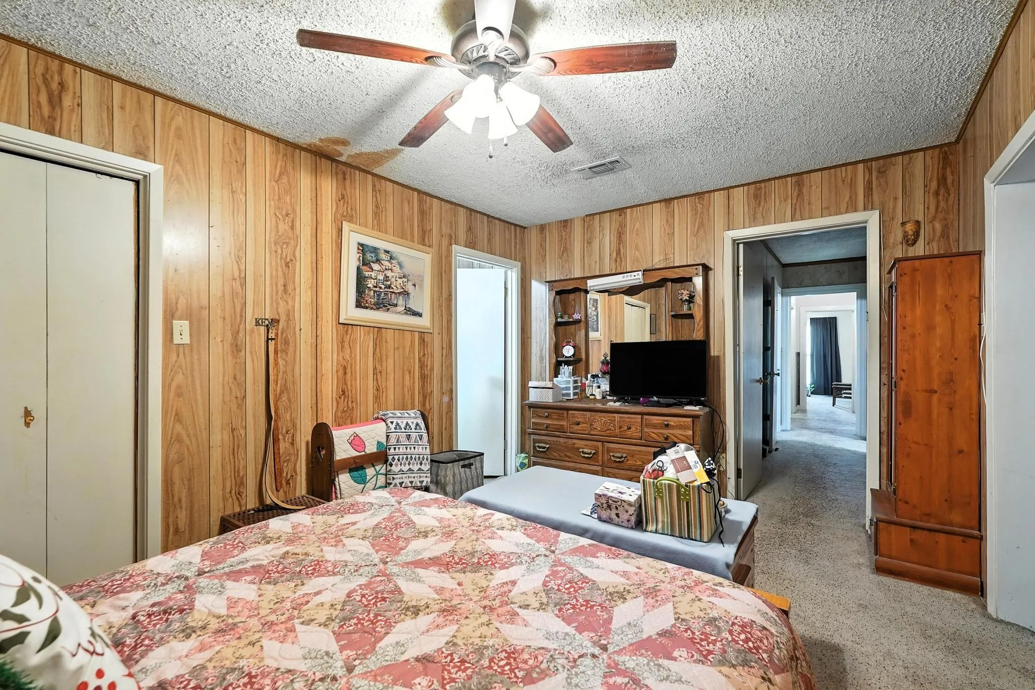 Single Family Residence For Sale in Coleman County , 203 Miami Street, Coleman, Texas 76834, 3 Bedroom, 2 Bathroom, 2 Garage spaces, 1,336 Sqft, built in 1950, Preowned, mls#21014677, Real Estate Agent in Coleman, Homes For Sale in Coleman county, Homes For Sale in Coleman, Realtor in Coleman Texas, Real Estate Brokerage Independent Realty Texas, Luminita Cordes Realtor
