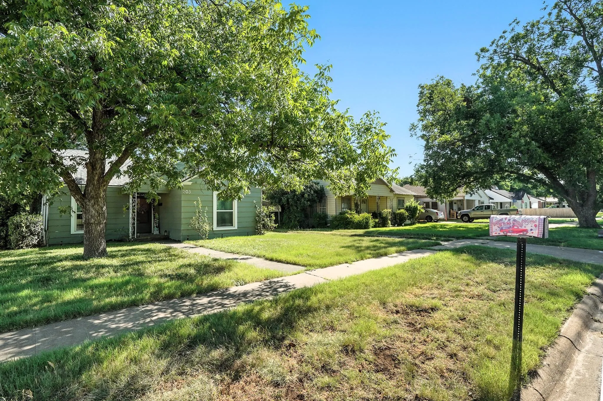 Single Family Residence For Sale in Coleman County , 203 Miami Street, Coleman, Texas 76834, 3 Bedroom, 2 Bathroom, 2 Garage spaces, 1,336 Sqft, built in 1950, Preowned, mls#21014677, Real Estate Agent in Coleman, Homes For Sale in Coleman county, Homes For Sale in Coleman, Realtor in Coleman Texas, Real Estate Brokerage Independent Realty Texas, Luminita Cordes Realtor
