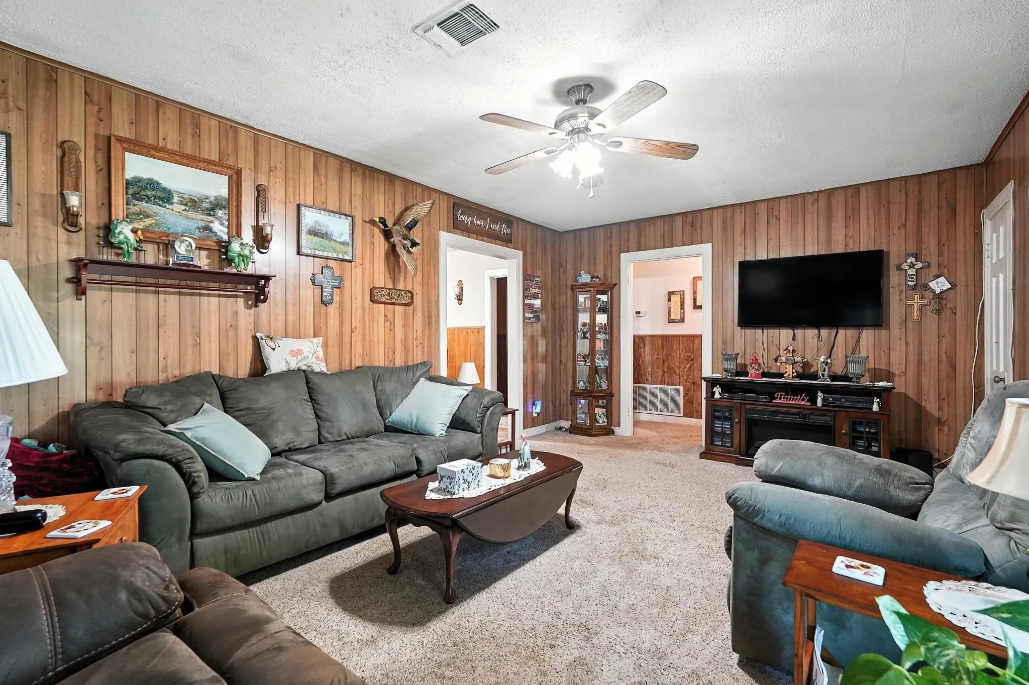Single Family Residence For Sale in Coleman County , 203 Miami Street, Coleman, Texas 76834, 3 Bedroom, 2 Bathroom, 2 Garage spaces, 1,336 Sqft, built in 1950, Preowned, mls#21014677, Real Estate Agent in Coleman, Homes For Sale in Coleman county, Homes For Sale in Coleman, Realtor in Coleman Texas, Real Estate Brokerage Independent Realty Texas, Luminita Cordes Realtor