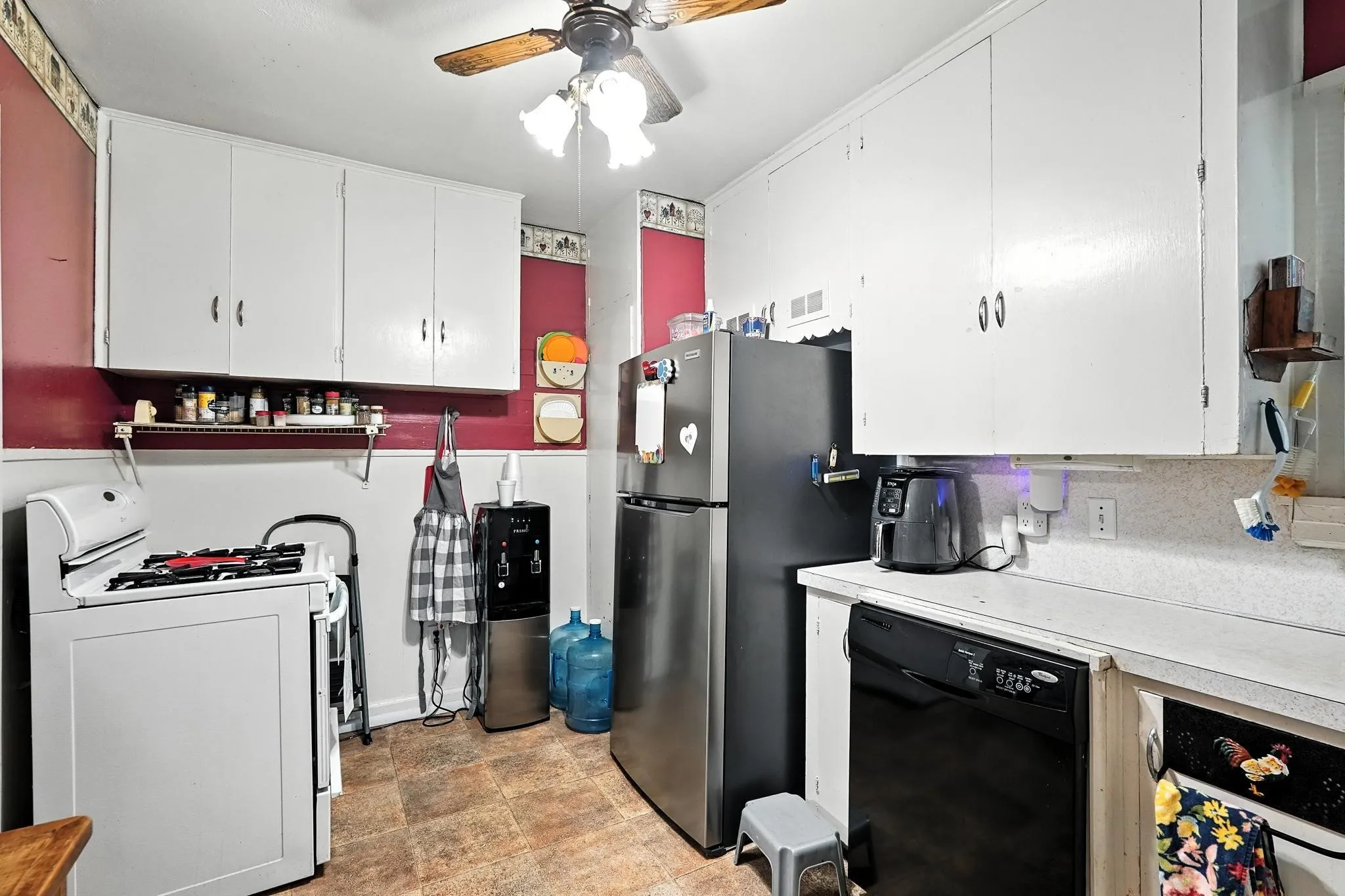 Single Family Residence For Sale in Coleman County , 203 Miami Street, Coleman, Texas 76834, 3 Bedroom, 2 Bathroom, 2 Garage spaces, 1,336 Sqft, built in 1950, Preowned, mls#21014677, Real Estate Agent in Coleman, Homes For Sale in Coleman county, Homes For Sale in Coleman, Realtor in Coleman Texas, Real Estate Brokerage Independent Realty Texas, Luminita Cordes Realtor