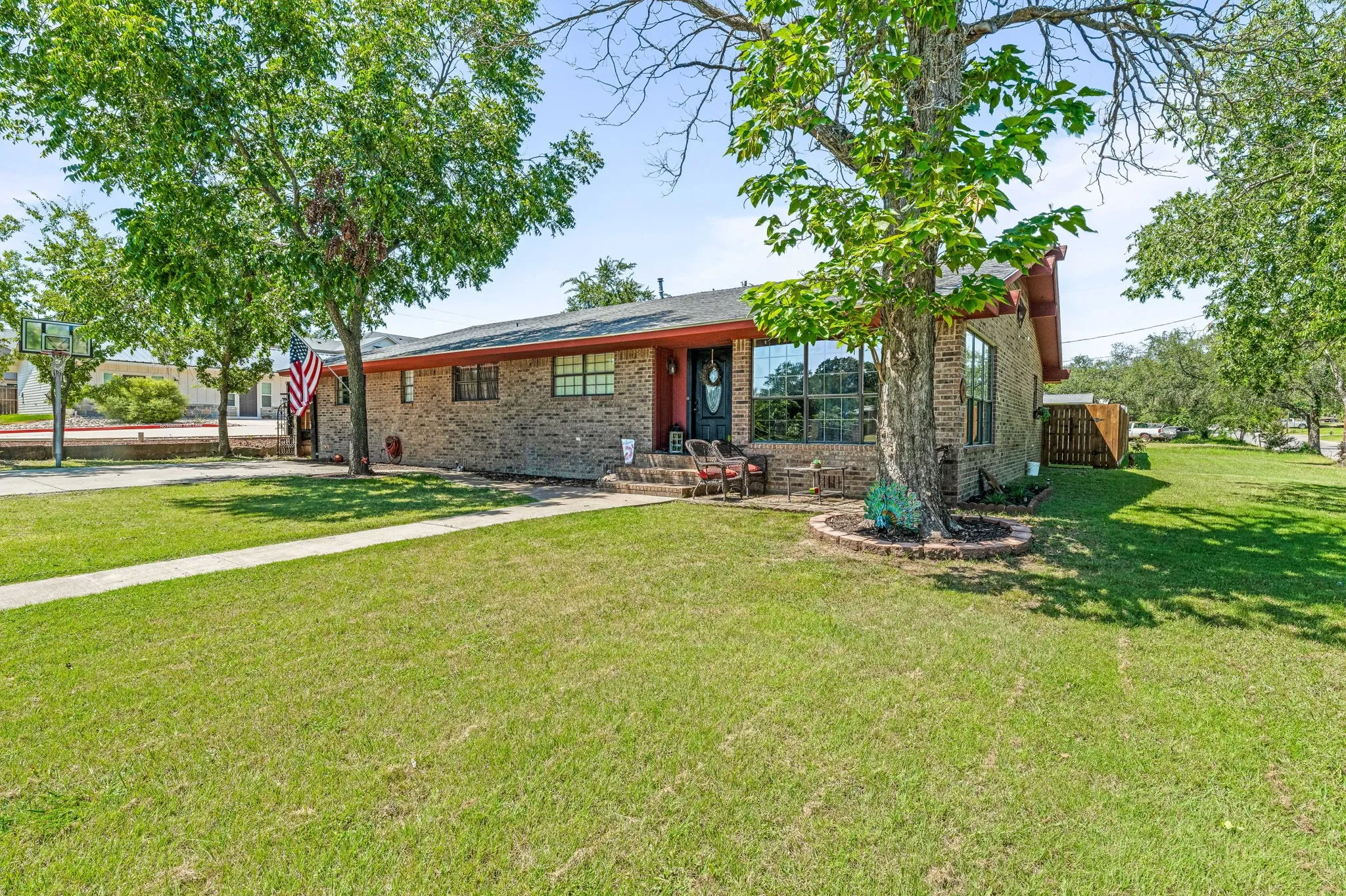 Single Family Residence For Sale in Erath County , 810 Alexander Road, Stephenville, Texas 76401, 4 Bedroom, 2 Bathroom, Garage spaces, 2,592 Sqft, built in 1971, mls#21010051, Real Estate Agent in Stephenville, Homes For Sale in Erath county, Homes For Sale in Stephenville, Realtor in Stephenville Texas, Real Estate Brokerage Independent Realty Texas, Luminita Cordes Realtor