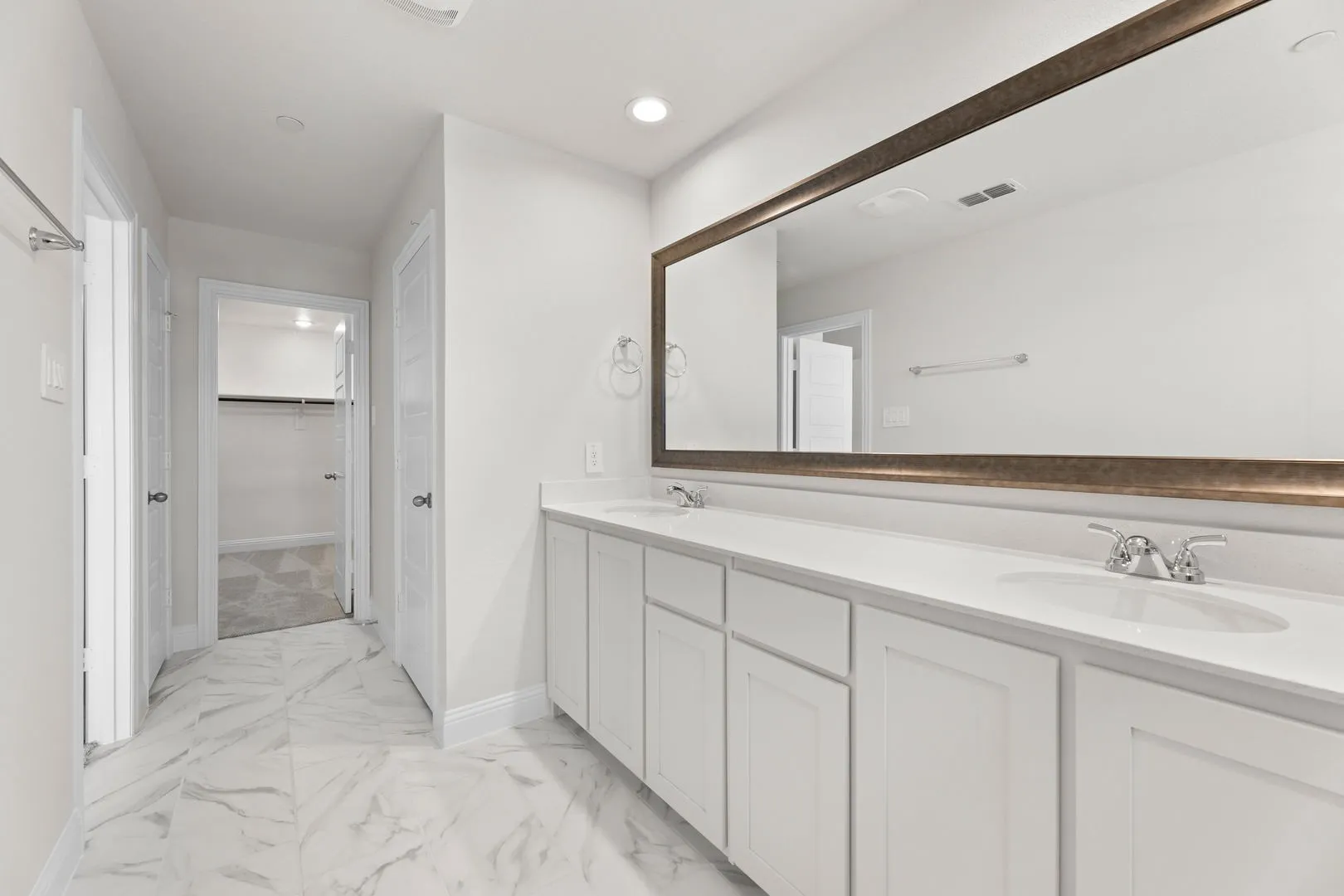670 Sandiford-Primary Suite-4
