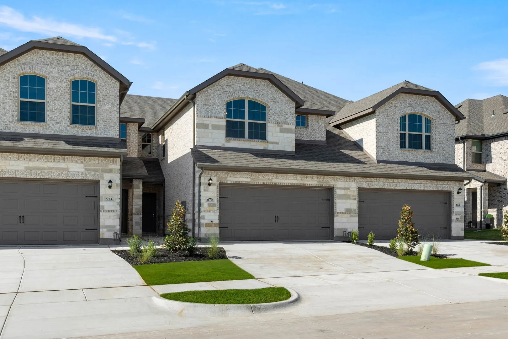 Townhouse For Sale in Tarrant County , 670 Sandiford, Mansfield, Texas 76063, 3 Bedroom, 3 Bathroom, 2 Garage spaces, 1,965 Sqft, built in 2025, New Construction - Complete, mls#21016046, Real Estate Agent in Mansfield, Homes For Sale in Tarrant county, Homes For Sale in Mansfield, Realtor in Mansfield Texas, Real Estate Brokerage Independent Realty Texas, Luminita Cordes Realtor