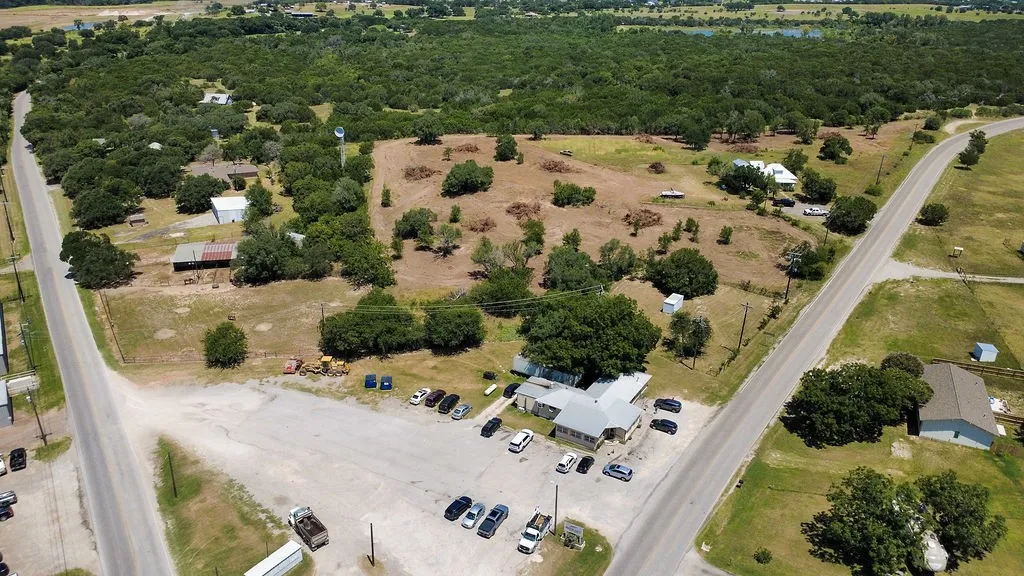 Farm For Sale in Parker County , 5080 & 5090 Tin Top Road, Weatherford, Texas 76087, 2 Bedrooms, 1 Bathroom, Garage spaces, 952 Sqft, built in 1900, Preowned, Price $3,200,000, mls#21014665, Real Estate Agent in Weatherford, Homes For Sale in Parker county, Homes For Sale in Weatherford, Realtor in Weatherford Texas, Real Estate Brokerage Independent Realty Texas, Luminita Cordes Realtor