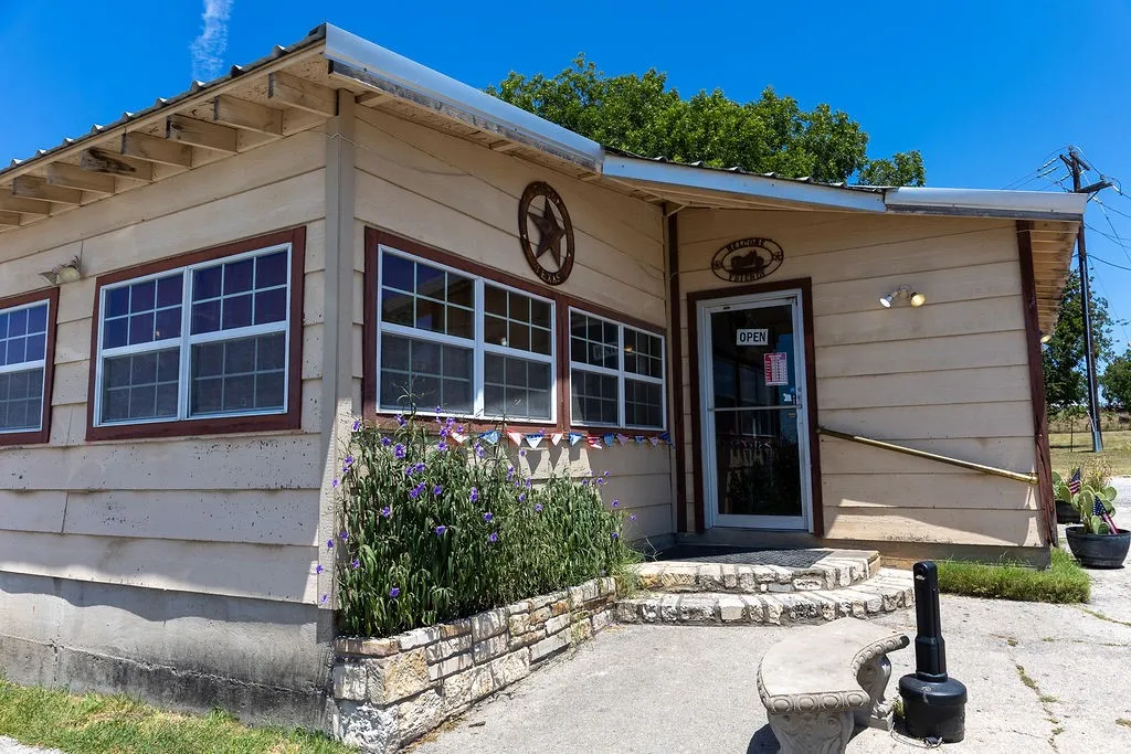 Farm For Sale in Parker County , 5080 & 5090 Tin Top Road, Weatherford, Texas 76087, 2 Bedrooms, 1 Bathroom, Garage spaces, 952 Sqft, built in 1900, Preowned, Price $3,200,000, mls#21014665, Real Estate Agent in Weatherford, Homes For Sale in Parker county, Homes For Sale in Weatherford, Realtor in Weatherford Texas, Real Estate Brokerage Independent Realty Texas, Luminita Cordes Realtor