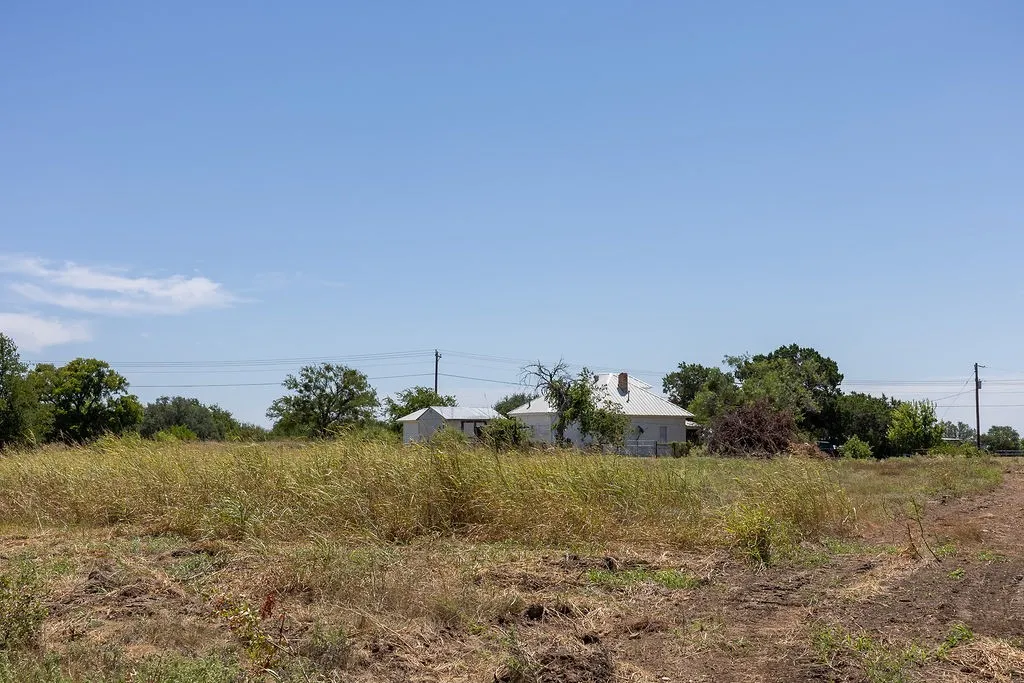 Farm For Sale in Parker County , 5080 & 5090 Tin Top Road, Weatherford, Texas 76087, 2 Bedrooms, 1 Bathroom, Garage spaces, 952 Sqft, built in 1900, Preowned, Price $3,200,000, mls#21014665, Real Estate Agent in Weatherford, Homes For Sale in Parker county, Homes For Sale in Weatherford, Realtor in Weatherford Texas, Real Estate Brokerage Independent Realty Texas, Luminita Cordes Realtor