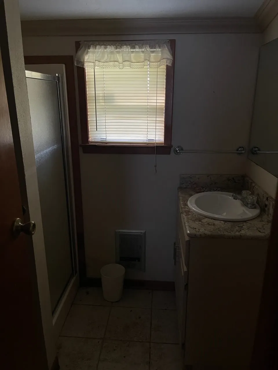Single Family Residence For Sale in Freestone County , 1001 S Fairway Street, Fairfield, Texas 75840, 4 Bedroom, 2 Bathroom, 1 Garage spaces, 1,560 Sqft, built in 1955, Preowned, mls#21016902, Real Estate Agent in Fairfield, Homes For Sale in Freestone county, Homes For Sale in Fairfield, Realtor in Fairfield Texas, Real Estate Brokerage Independent Realty Texas, Luminita Cordes Realtor