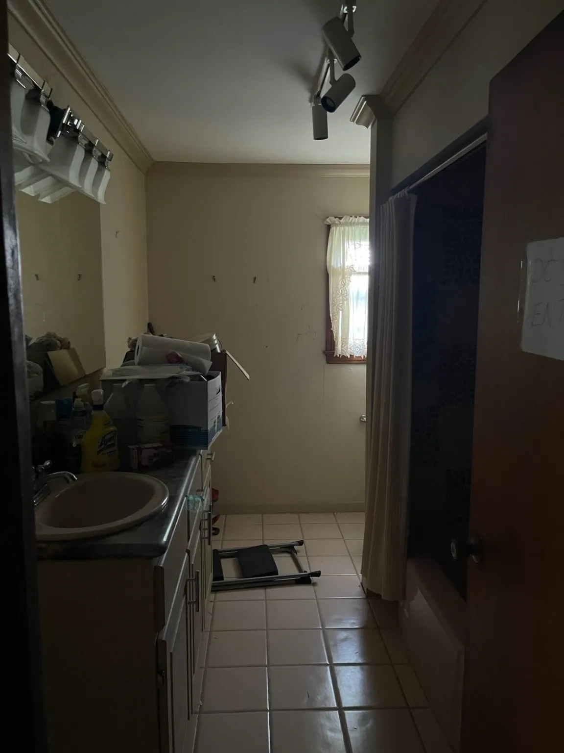 Single Family Residence For Sale in Freestone County , 1001 S Fairway Street, Fairfield, Texas 75840, 4 Bedroom, 2 Bathroom, 1 Garage spaces, 1,560 Sqft, built in 1955, Preowned, mls#21016902, Real Estate Agent in Fairfield, Homes For Sale in Freestone county, Homes For Sale in Fairfield, Realtor in Fairfield Texas, Real Estate Brokerage Independent Realty Texas, Luminita Cordes Realtor
